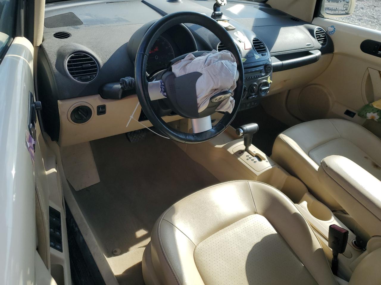 2008 Volkswagen New Beetle Convertible Se Cream vin: 3VWRF31Y08M409844