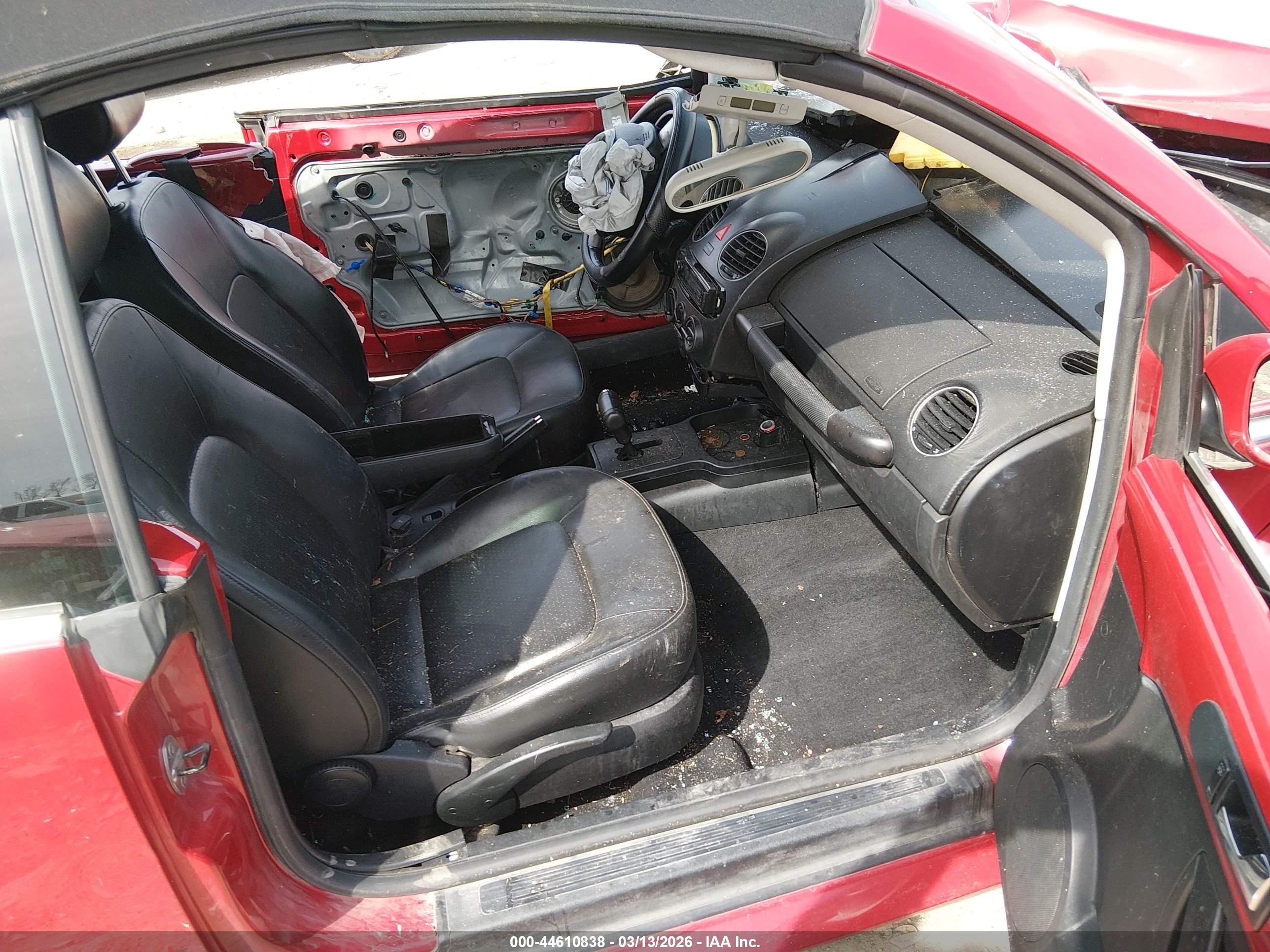 2008 Volkswagen New Beetle Se Red vin: 3VWRF31Y08M412291