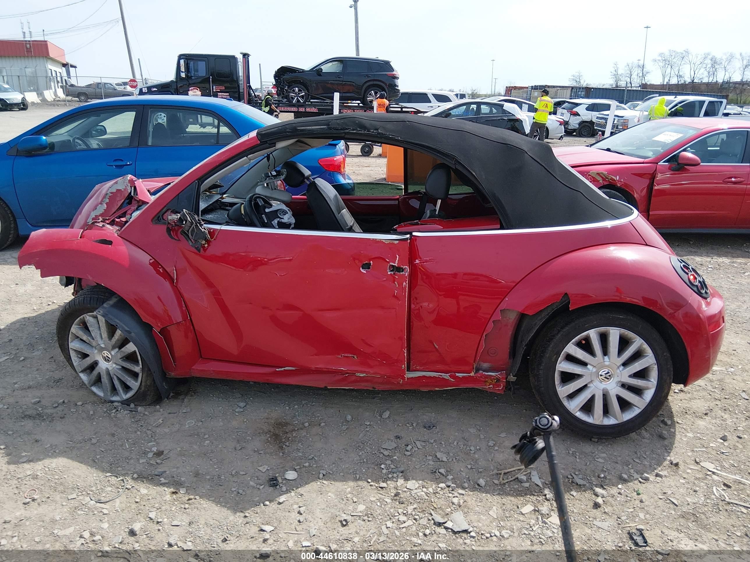 2008 Volkswagen New Beetle Se Red vin: 3VWRF31Y08M412291