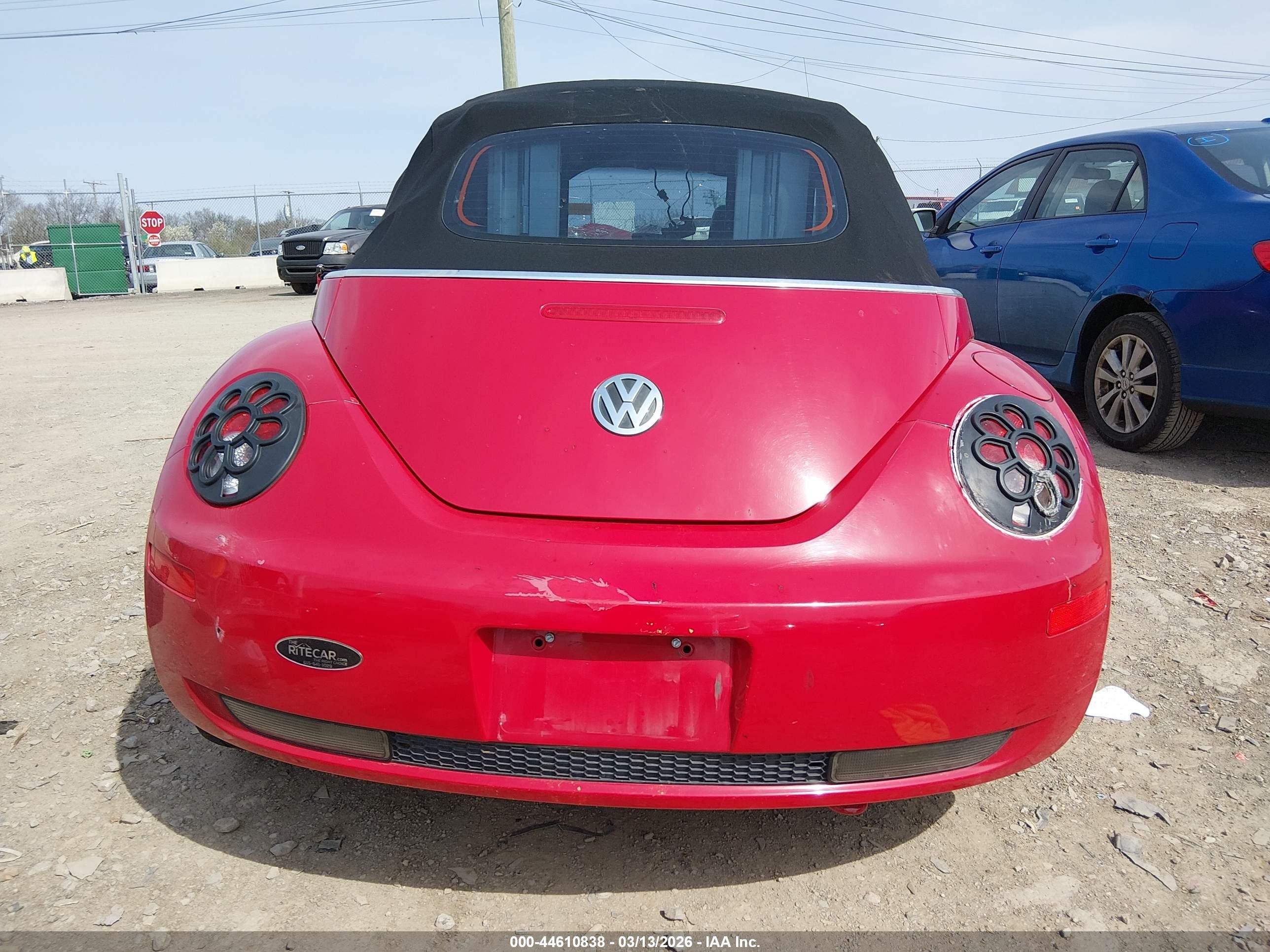 2008 Volkswagen New Beetle Se Red vin: 3VWRF31Y08M412291