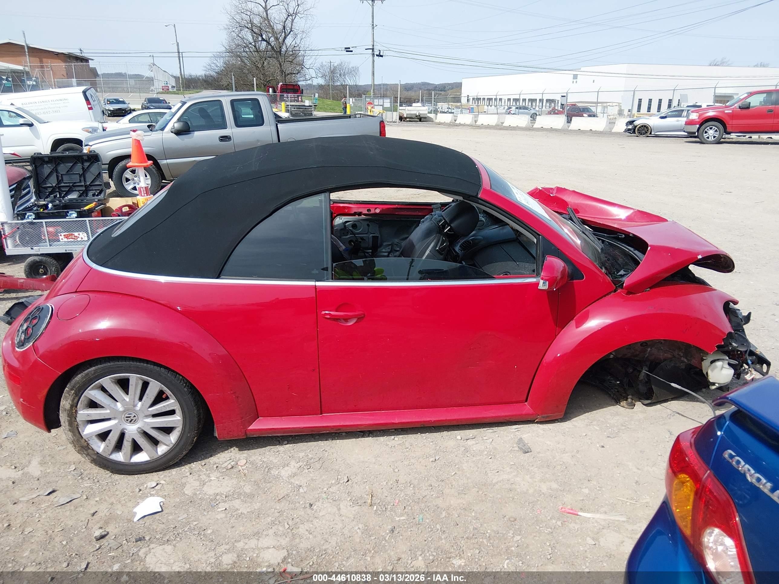 2008 Volkswagen New Beetle Se Red vin: 3VWRF31Y08M412291