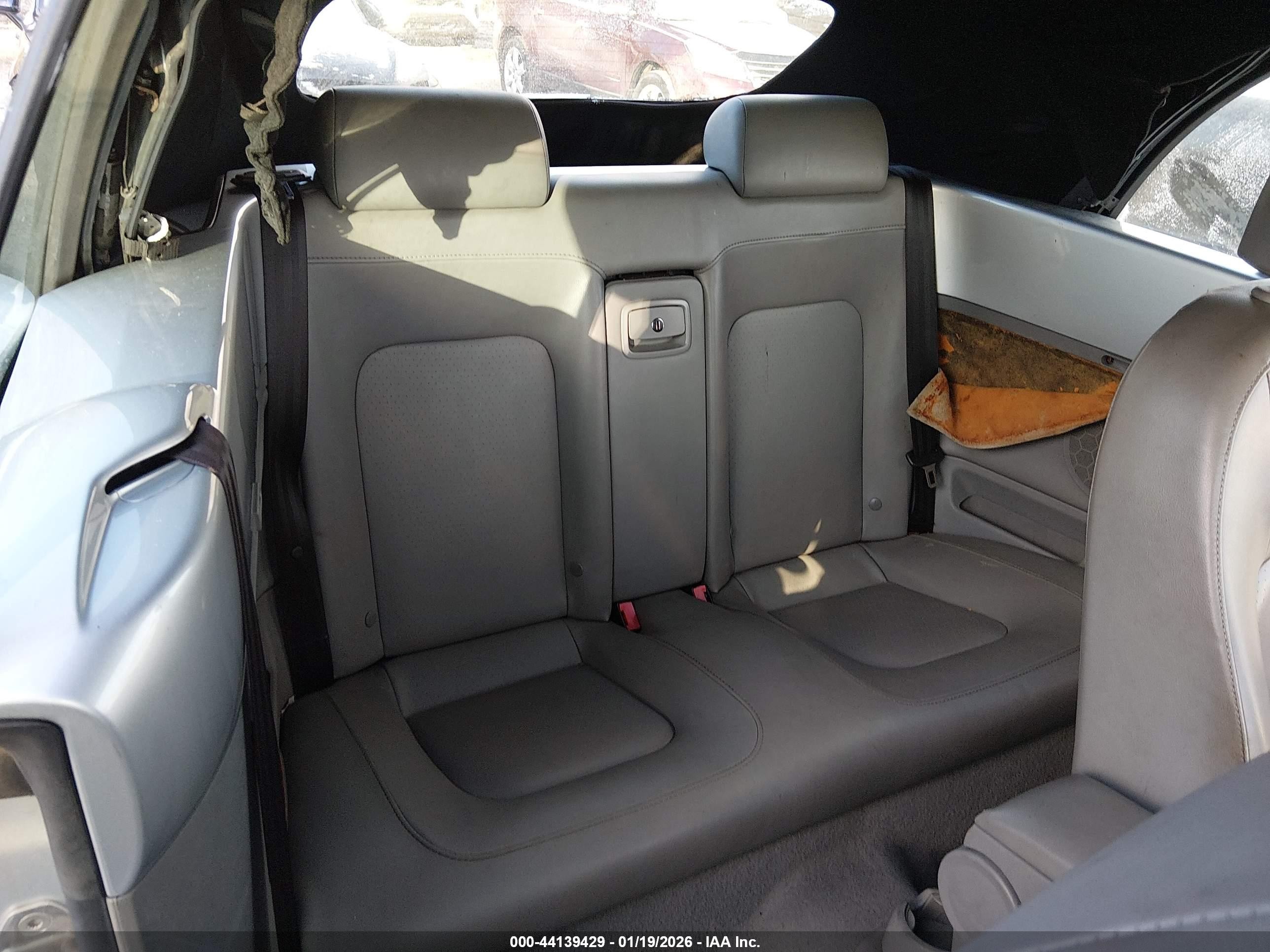2007 Volkswagen New Beetle 2.5 Серебряный vin: 3VWRF31Y17M411374