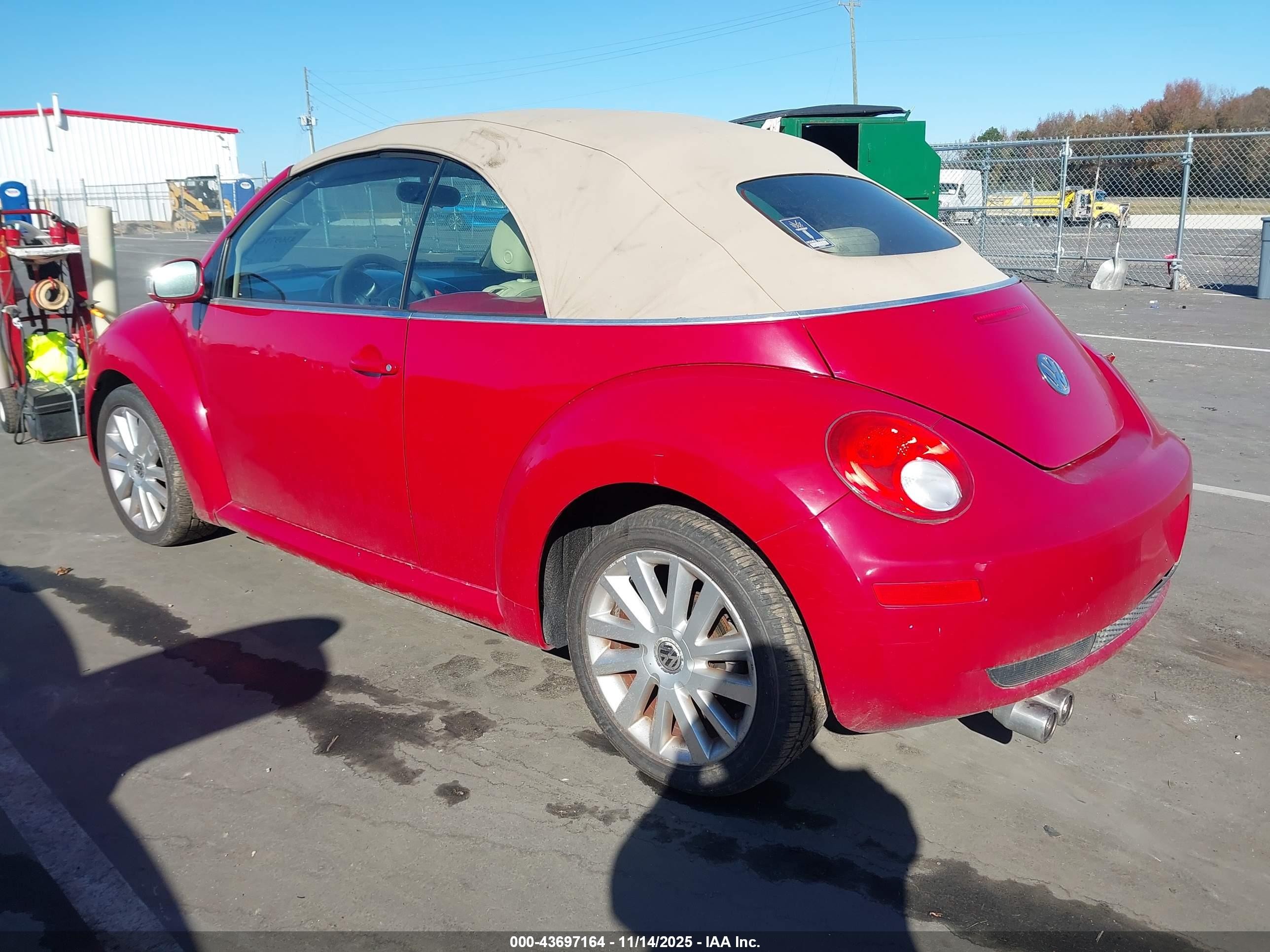 2006 Volkswagen New Beetle 2.5 Красный vin: 3VWRF31Y26M301190