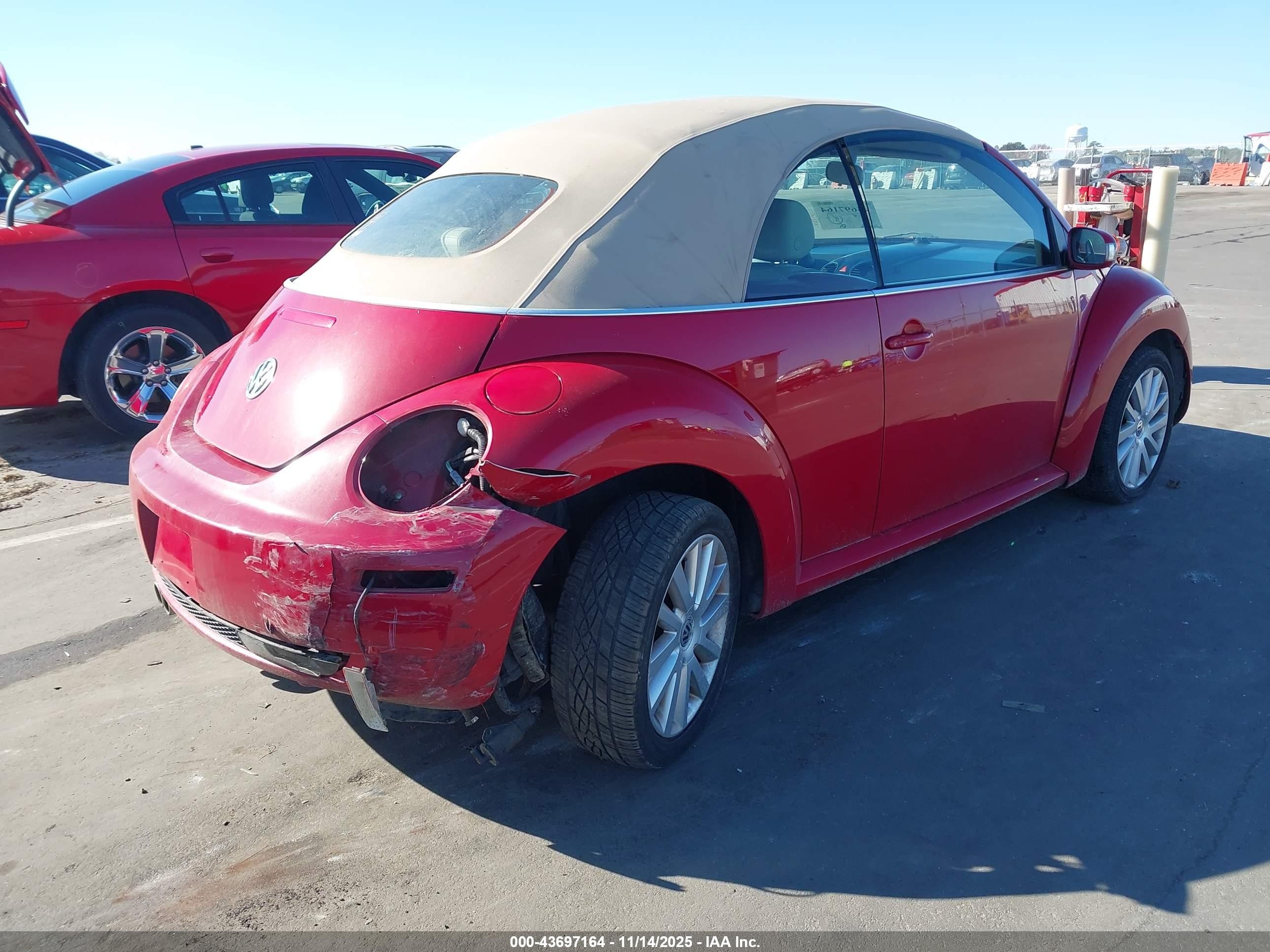 2006 Volkswagen New Beetle 2.5 Красный vin: 3VWRF31Y26M301190