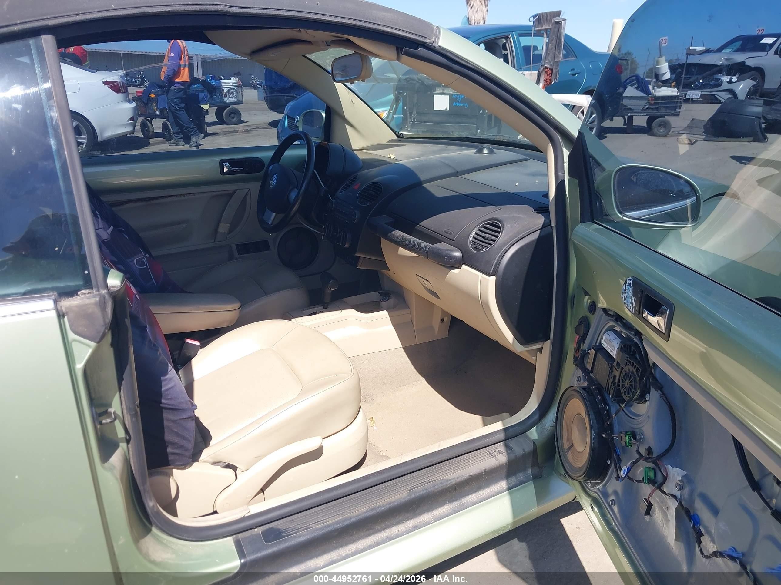 2008 Volkswagen New Beetle Se Green vin: 3VWRF31Y38M403455