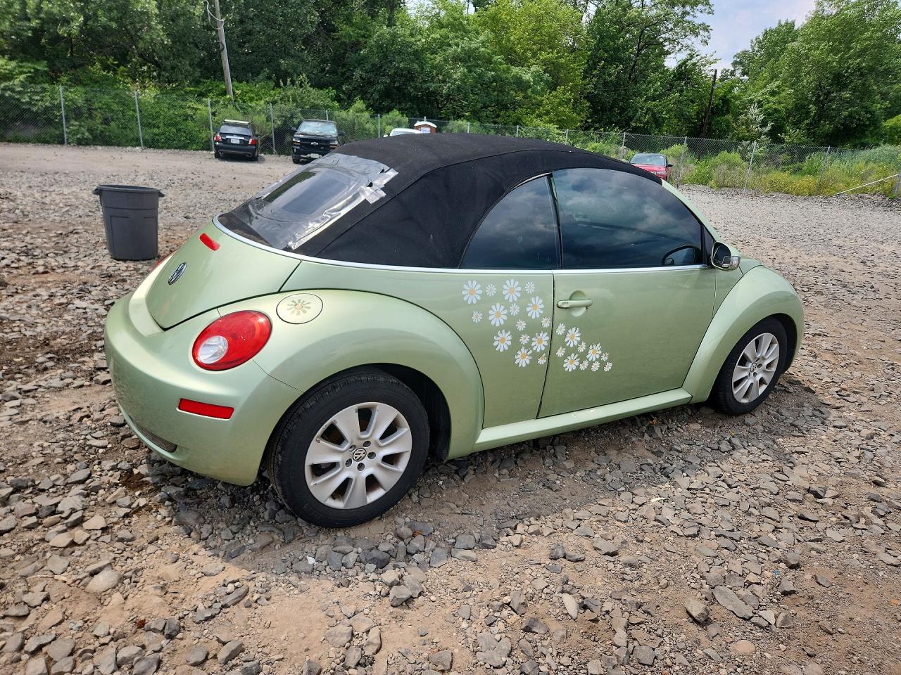 2009 Volkswagen New Beetle S Green vin: 3VWRF31Y39M406390