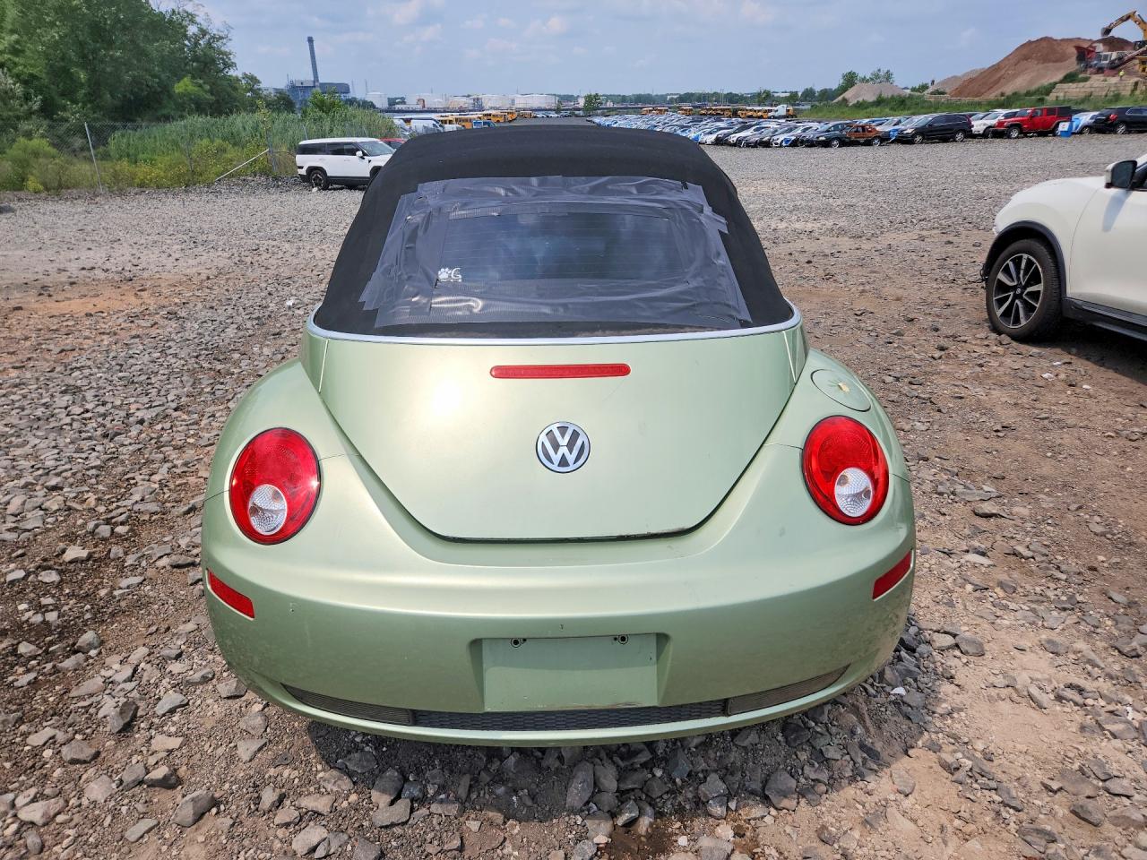 2009 Volkswagen New Beetle S Green vin: 3VWRF31Y39M406390
