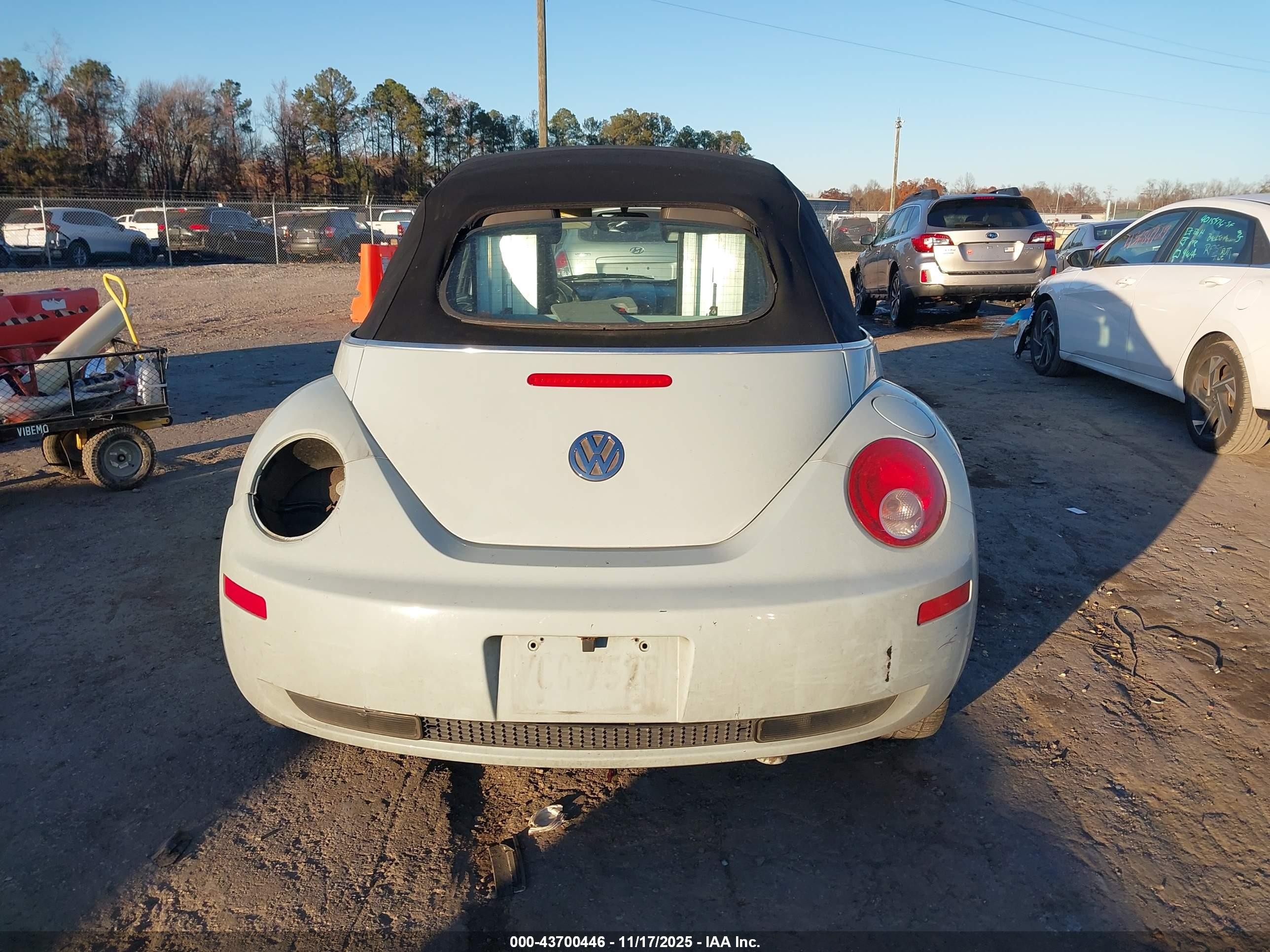 2006 Volkswagen New Beetle 2.5 Light Blue vin: 3VWRF31Y46M307699