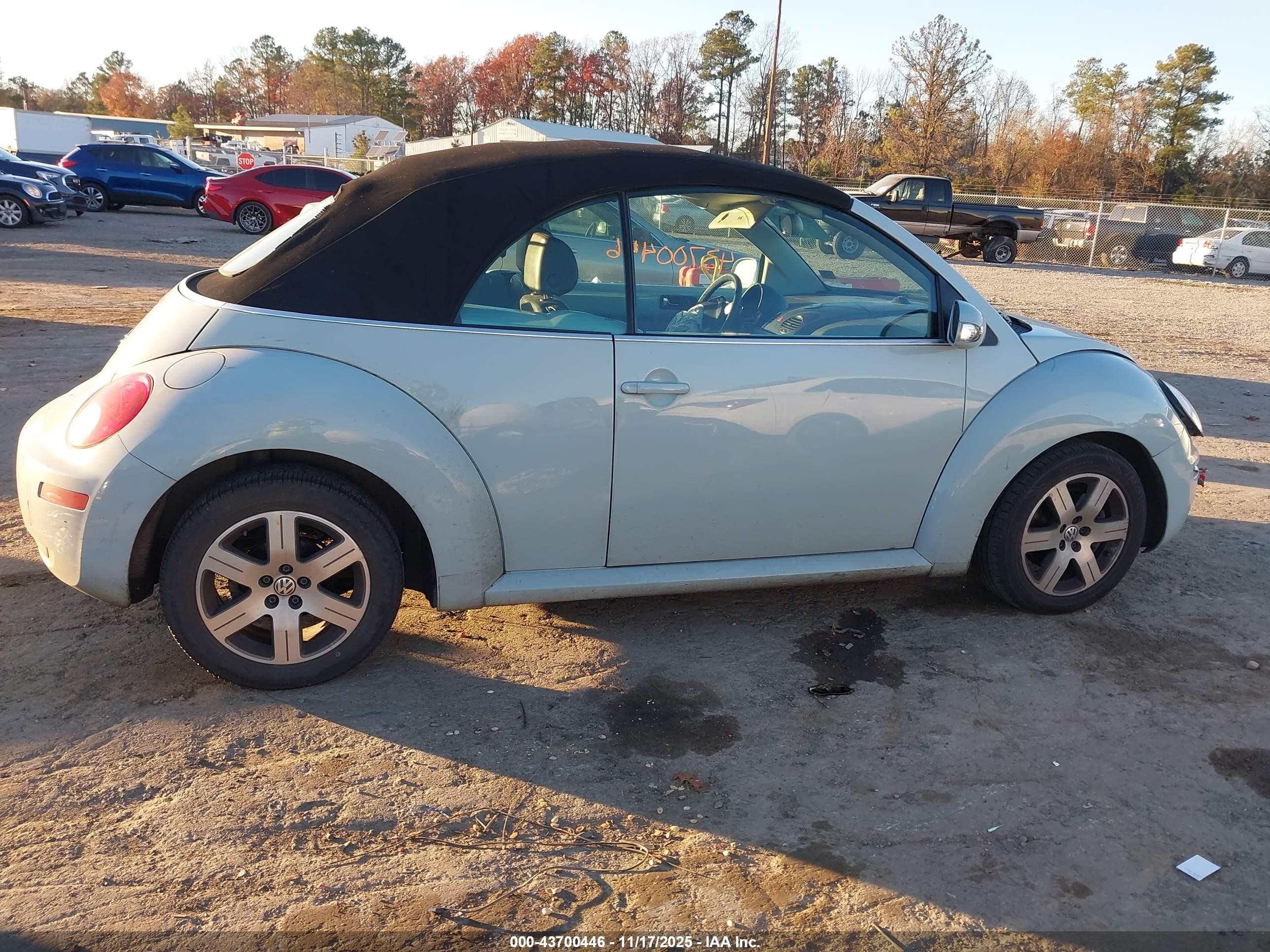 2006 Volkswagen New Beetle 2.5 Light Blue vin: 3VWRF31Y46M307699