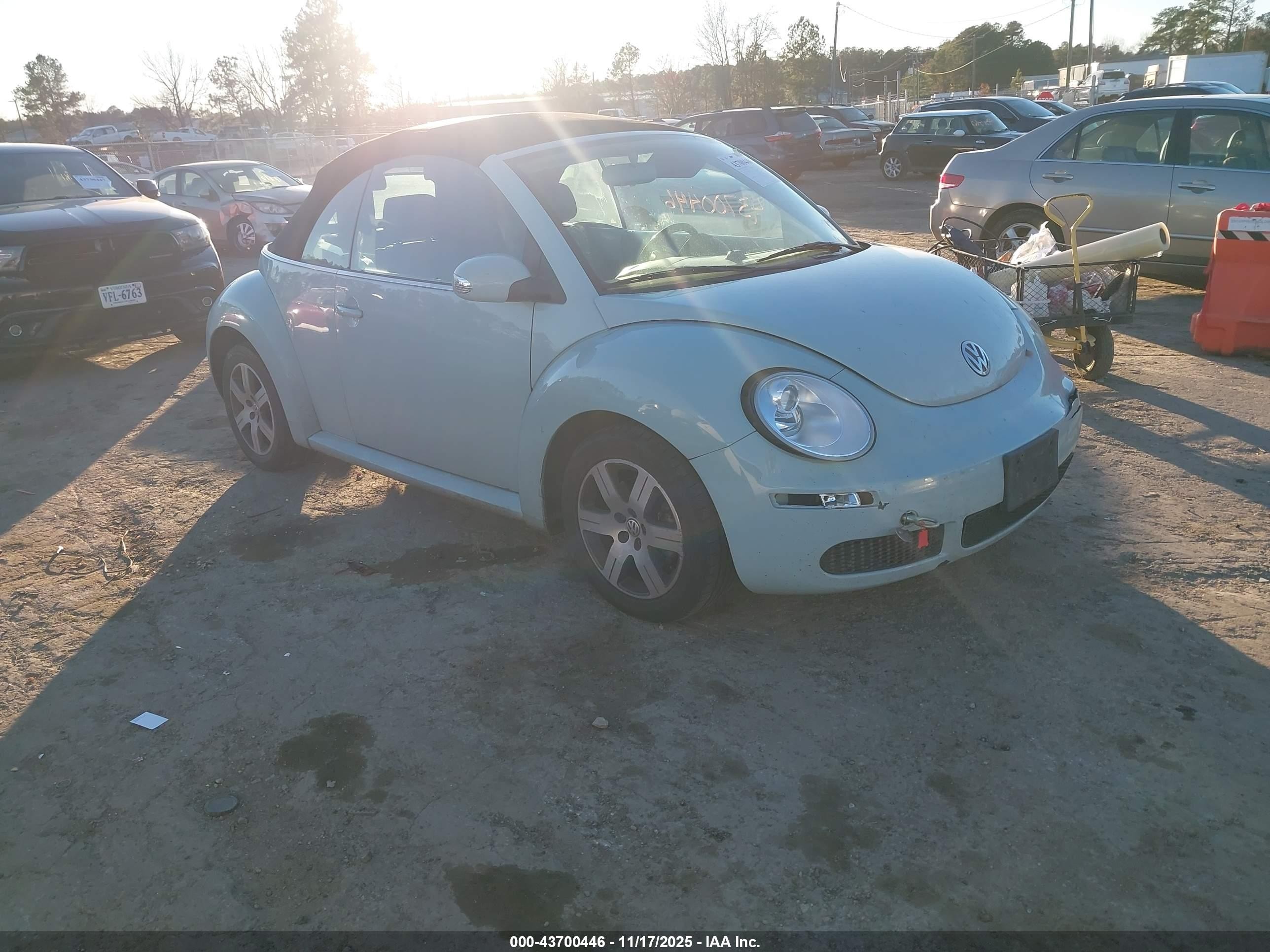 2006 Volkswagen New Beetle 2.5 Light Blue vin: 3VWRF31Y46M307699