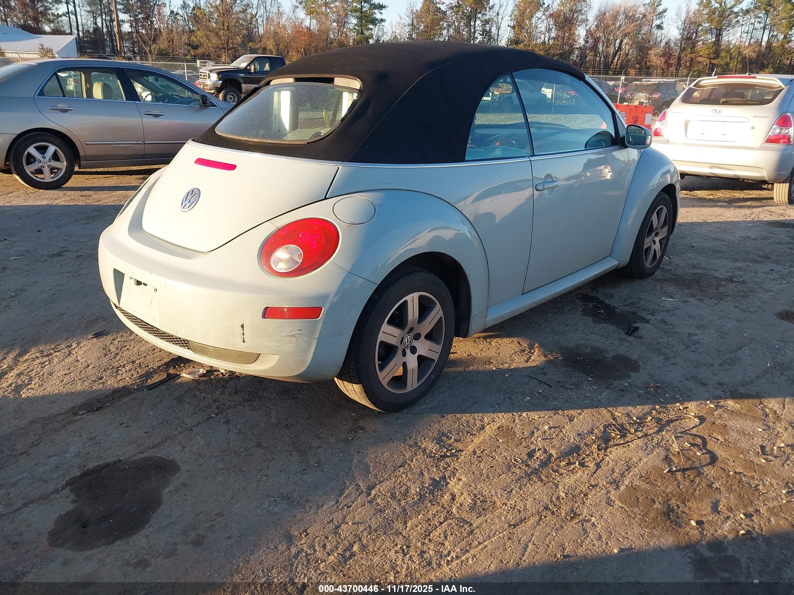 2006 Volkswagen New Beetle 2.5 Light Blue vin: 3VWRF31Y46M307699