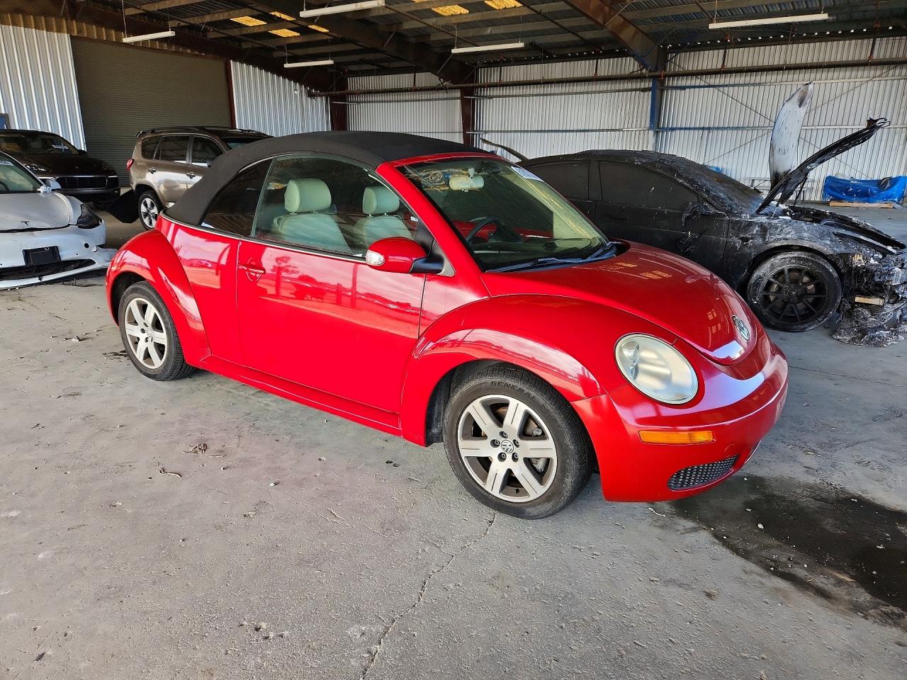 2006 Volkswagen New Beetle Convertible Option Package 1 Красный vin: 3VWRF31Y56M327377