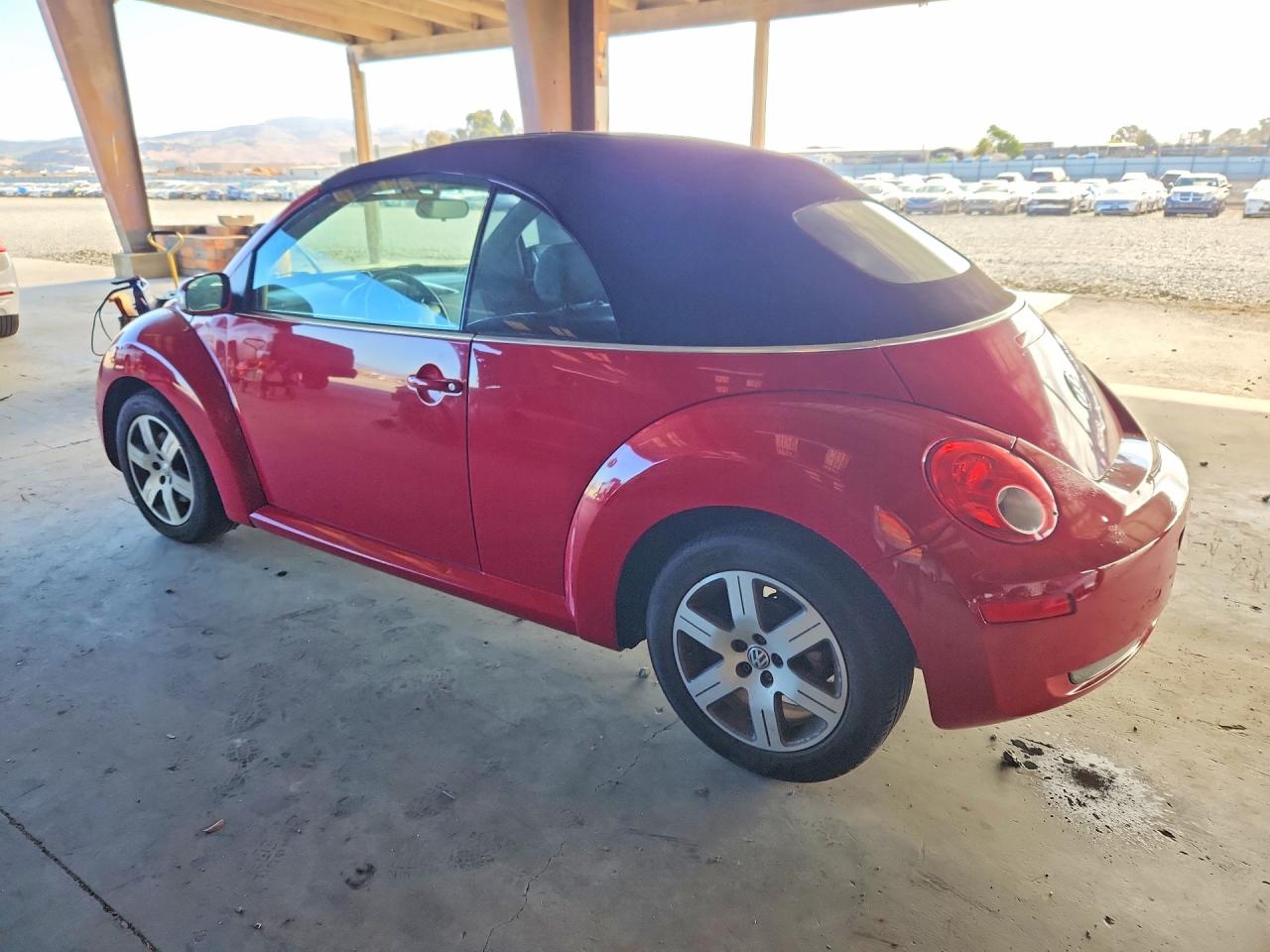 2006 Volkswagen New Beetle Convertible Option Package 1 Красный vin: 3VWRF31Y56M327377