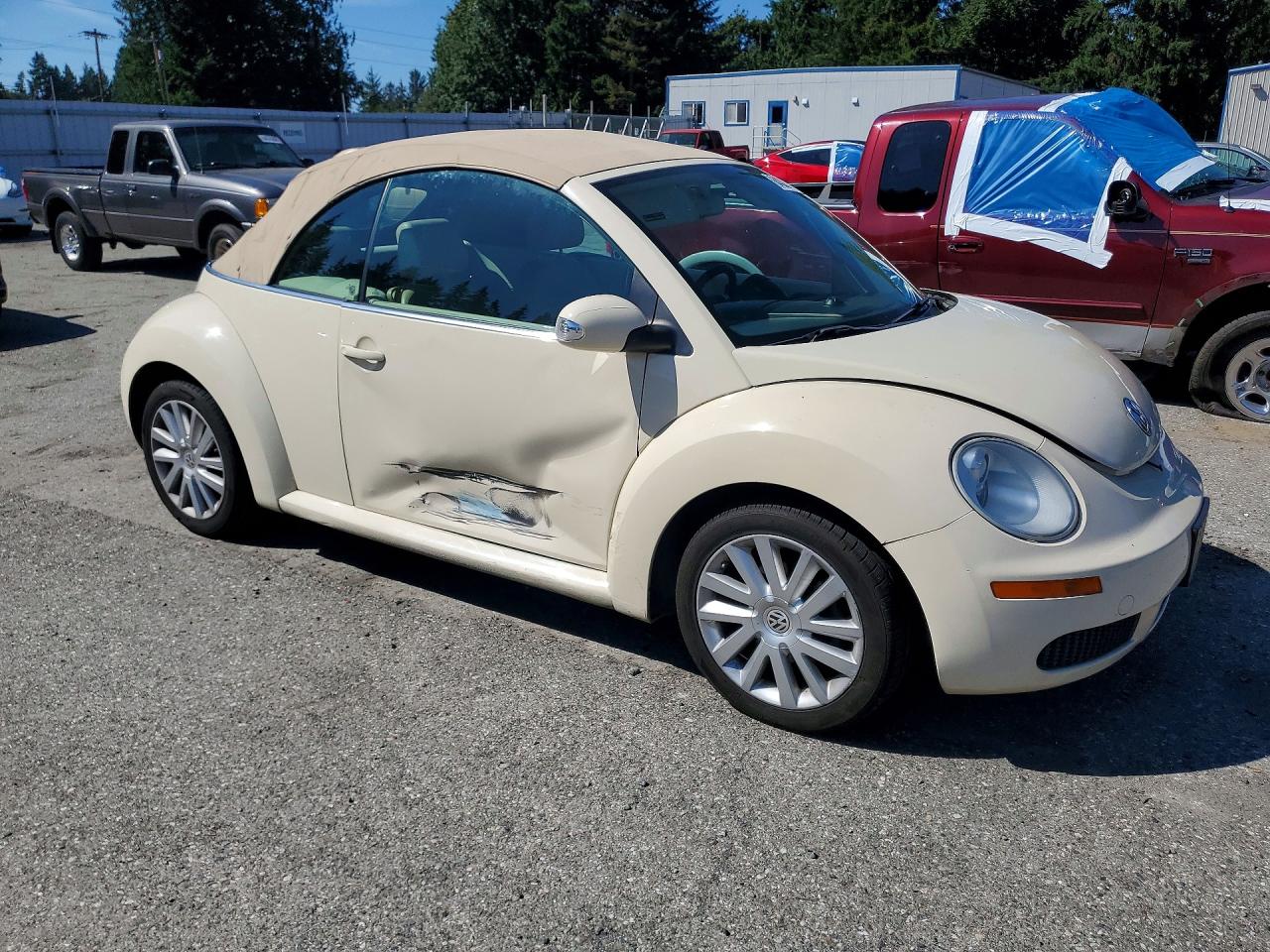 2008 Volkswagen New Beetle Convertible Se Cream vin: 3VWRF31Y68M402252