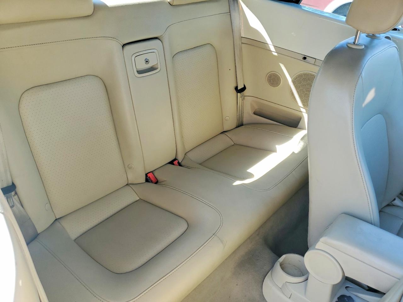 2008 Volkswagen New Beetle Convertible Se Cream vin: 3VWRF31Y68M402252