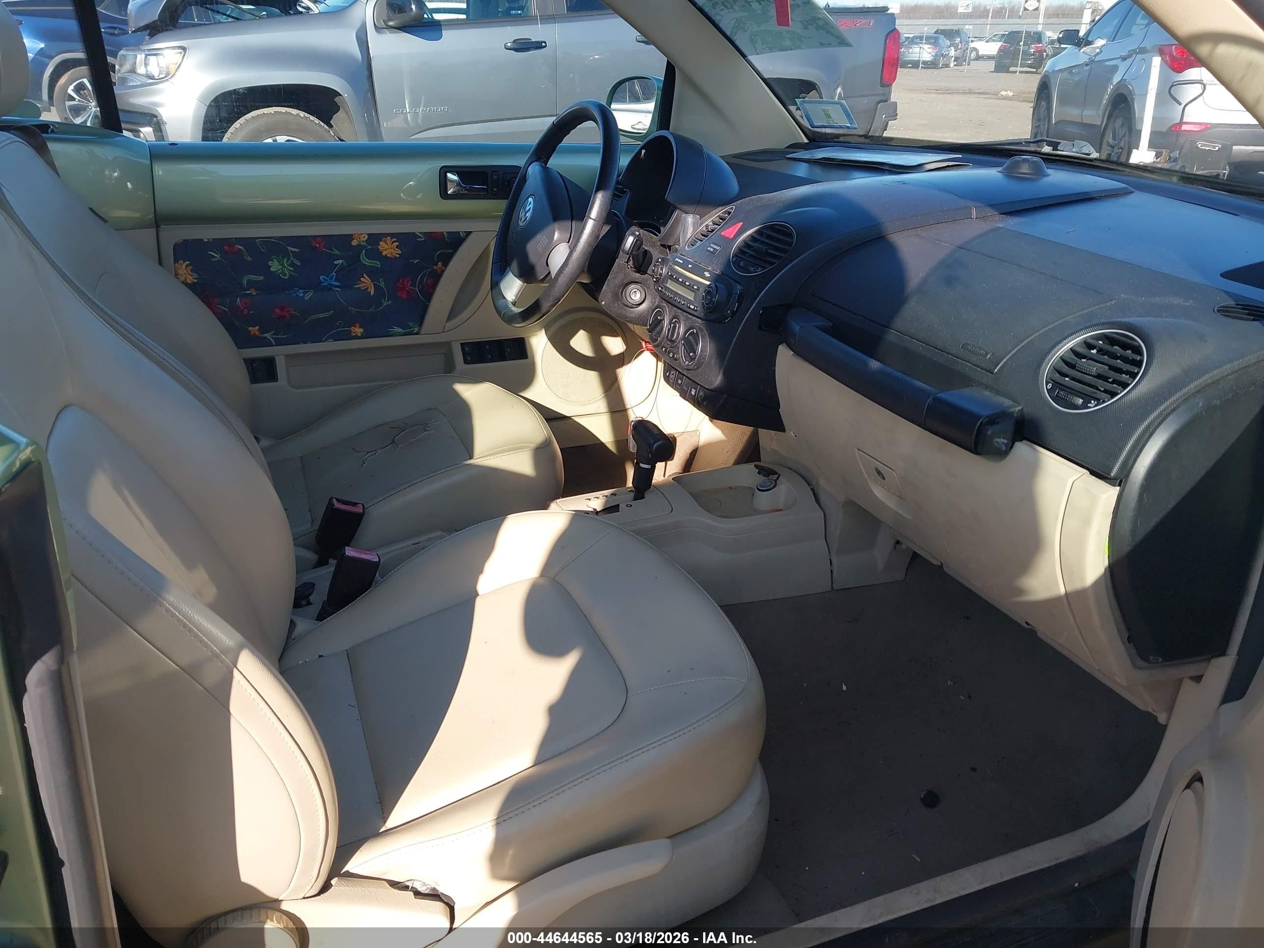 2008 Volkswagen New Beetle Se Green vin: 3VWRF31Y68M412571