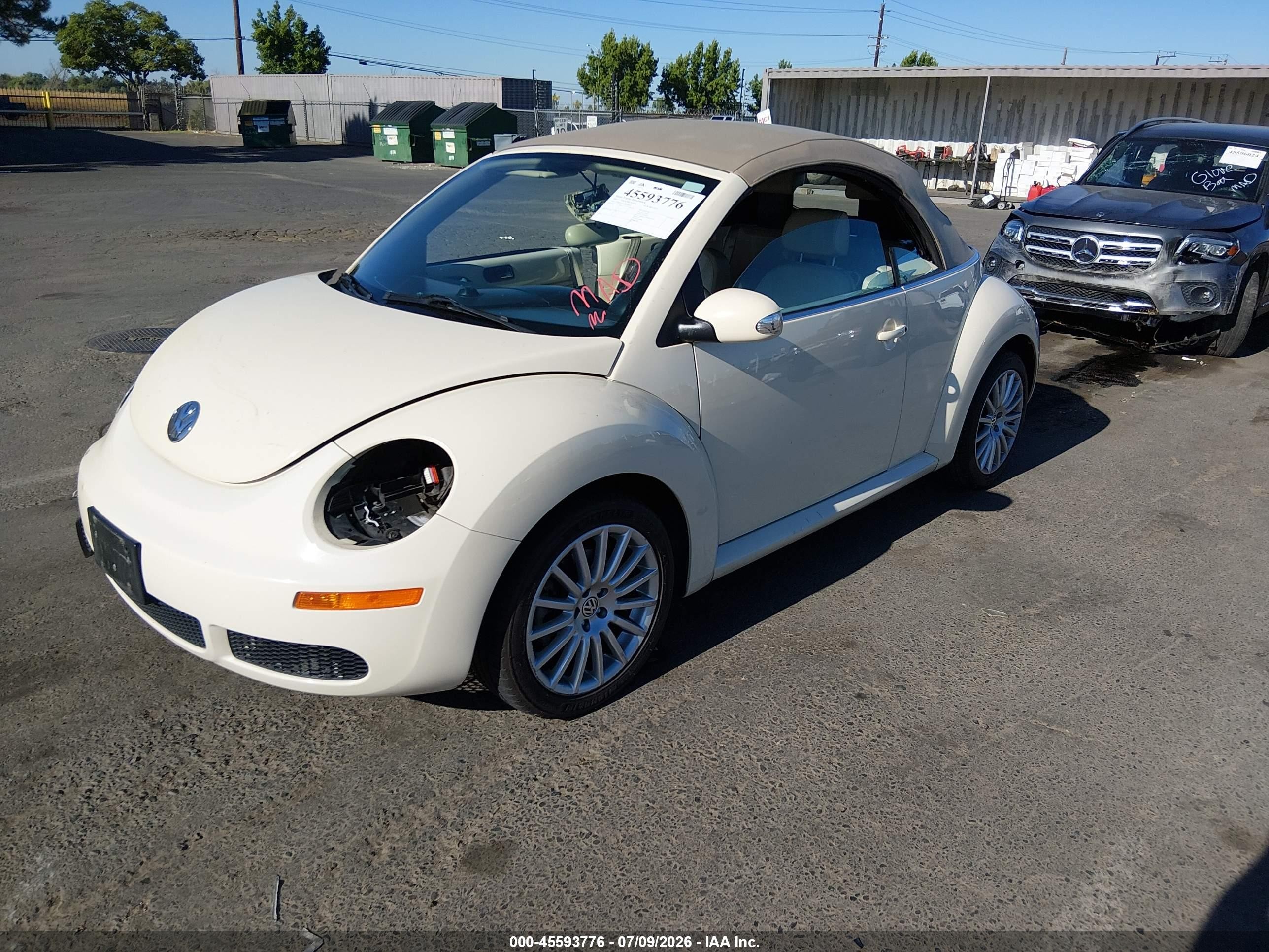 2007 Volkswagen New Beetle 2.5 (a6) Бежевый vin: 3VWRF31Y77M407961