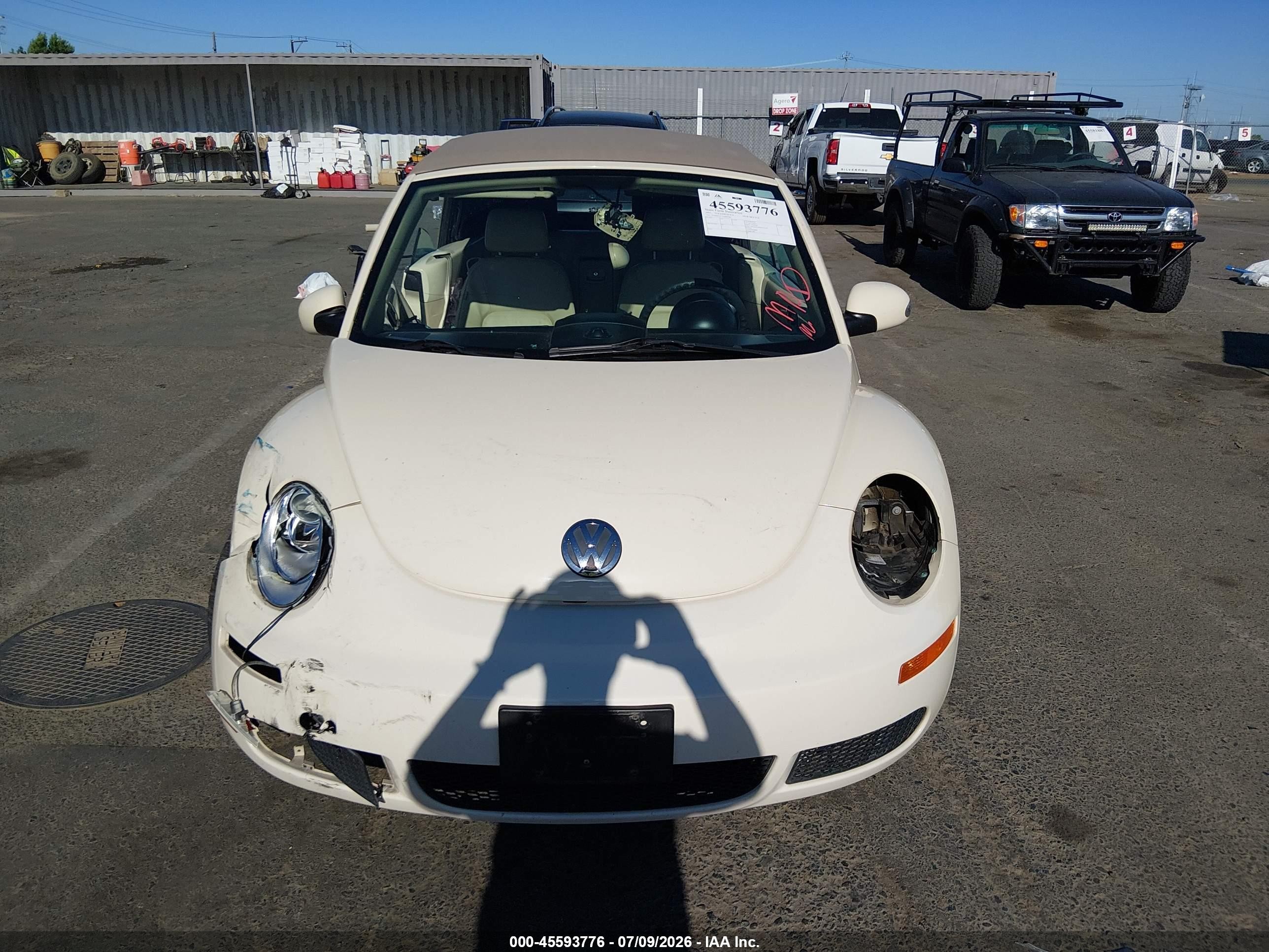 2007 Volkswagen New Beetle 2.5 (a6) Бежевый vin: 3VWRF31Y77M407961