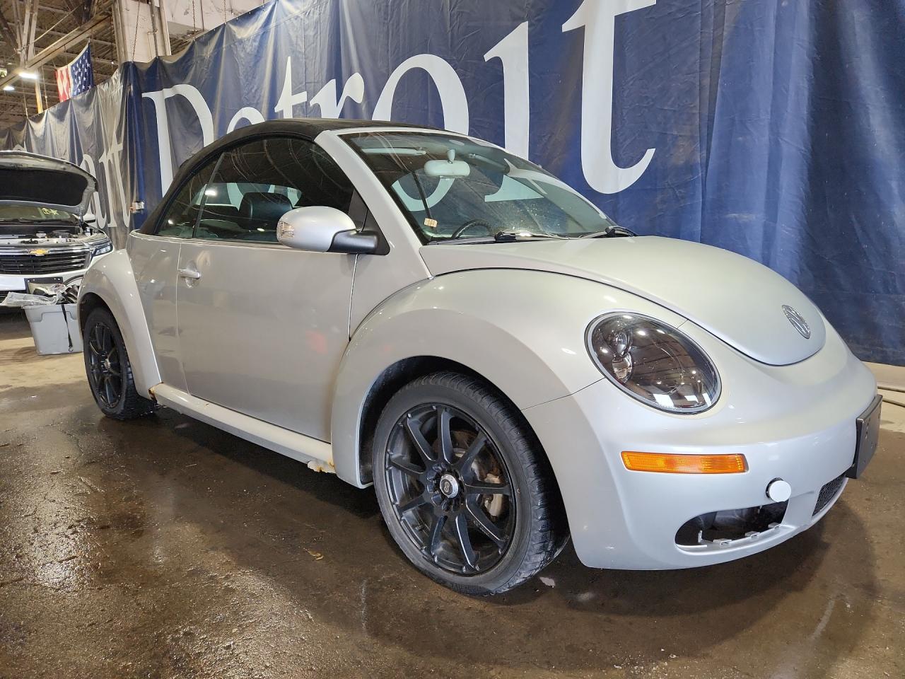 2007 Volkswagen New Beetle Convertible Option Package 1 Silver vin: 3VWRF31Y77M412299 Damage: Right Rear Wheel, Aftermarket, Acceptable