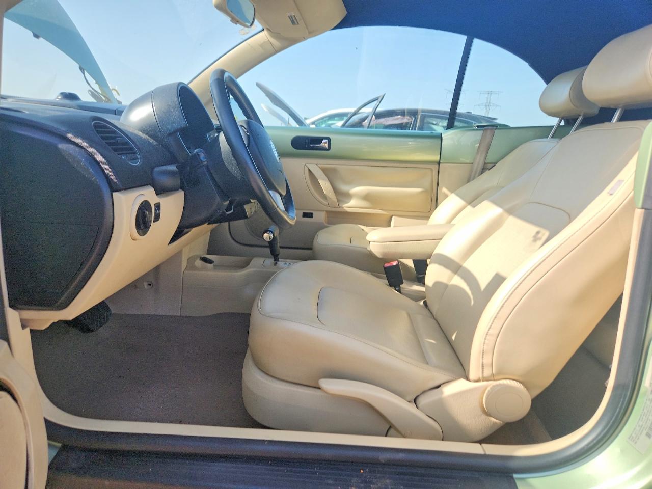 2008 Volkswagen New Beetle Convertible Se Green vin: 3VWRF31Y78M411557