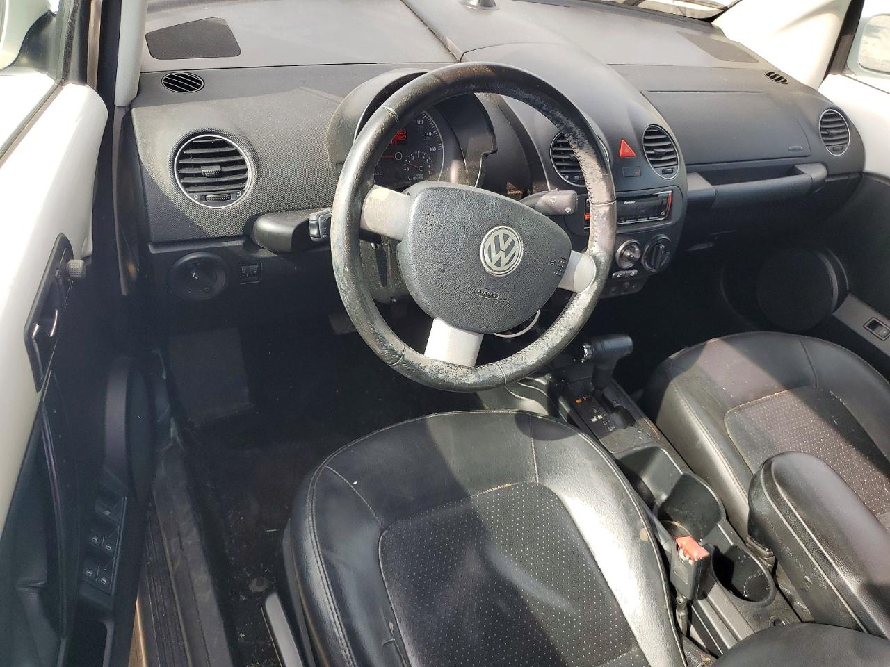 2009 Volkswagen New Beetle Двухцветный vin: 3VWRF31Y79M405386