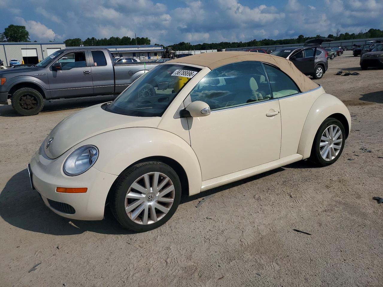 2009 Volkswagen New Beetle S Cream vin: 3VWRF31Y79M405646