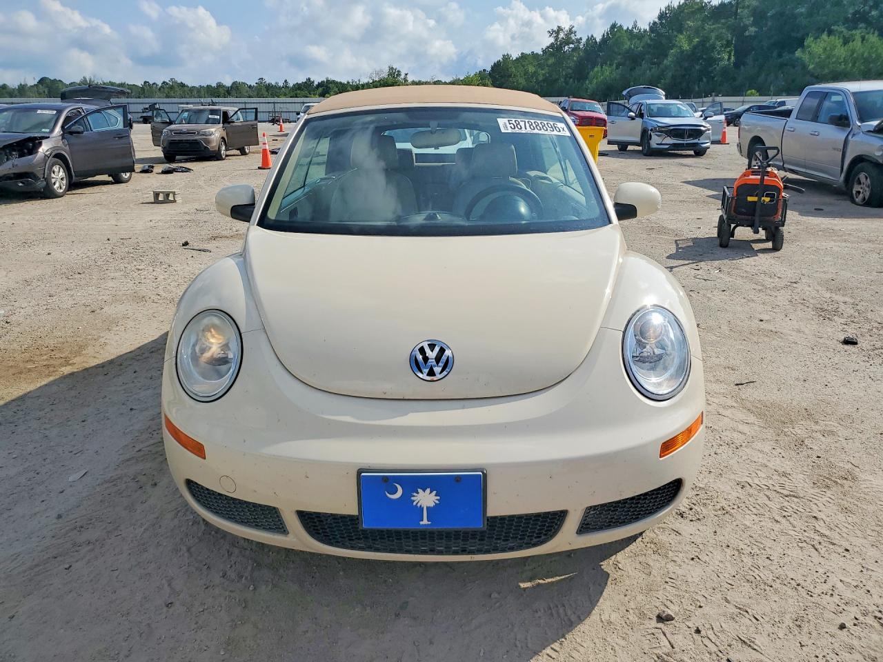 2009 Volkswagen New Beetle S Cream vin: 3VWRF31Y79M405646