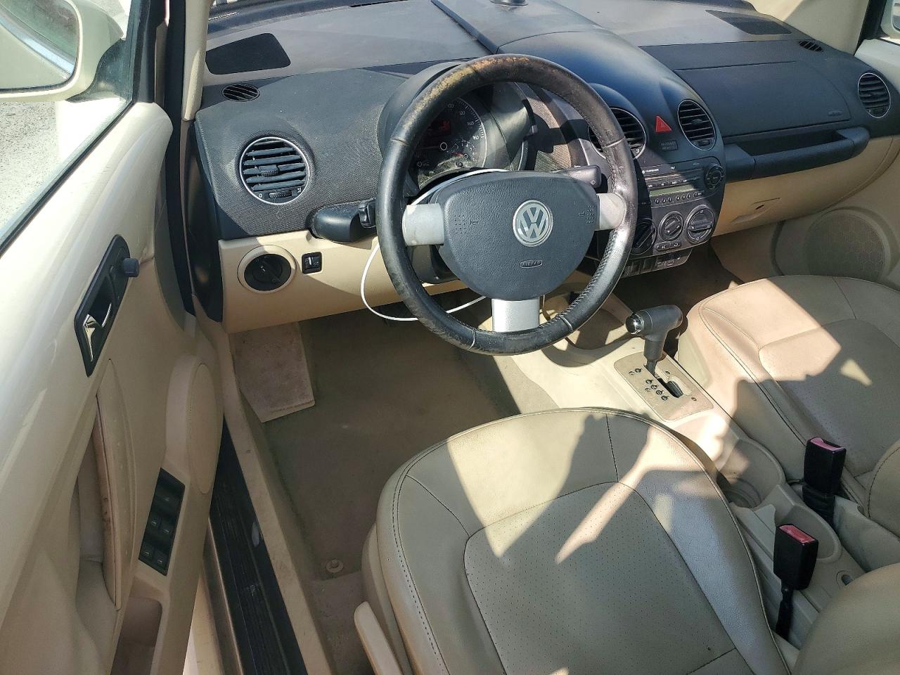 2009 Volkswagen New Beetle S Cream vin: 3VWRF31Y79M405646