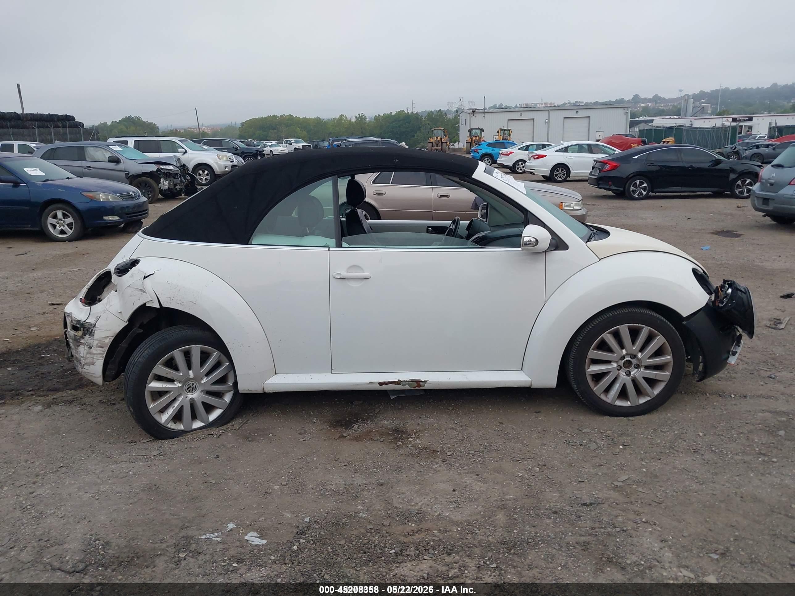 2009 Volkswagen New Beetle 2.5l White vin: 3VWRF31Y79M410264