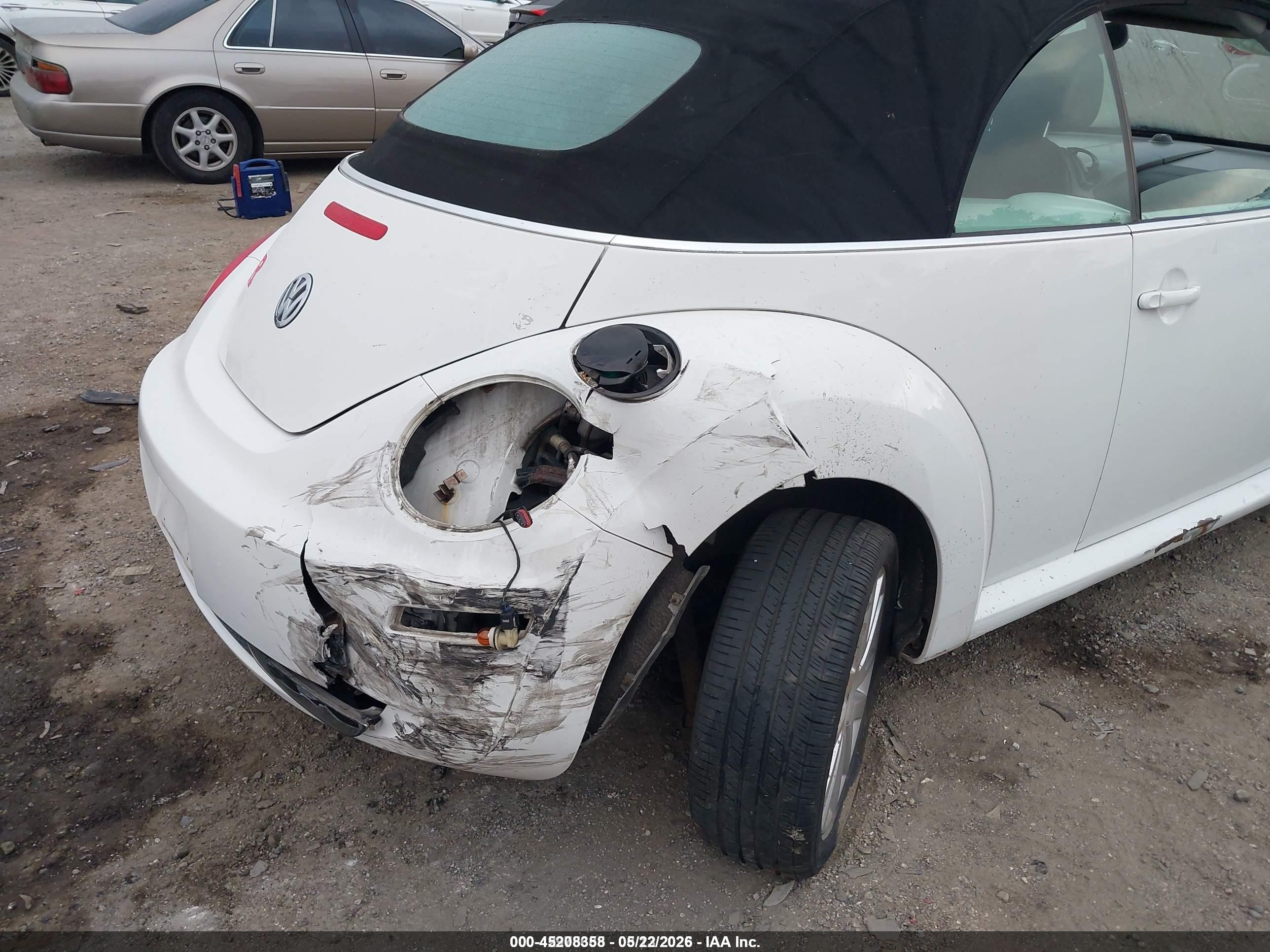 2009 Volkswagen New Beetle 2.5l White vin: 3VWRF31Y79M410264