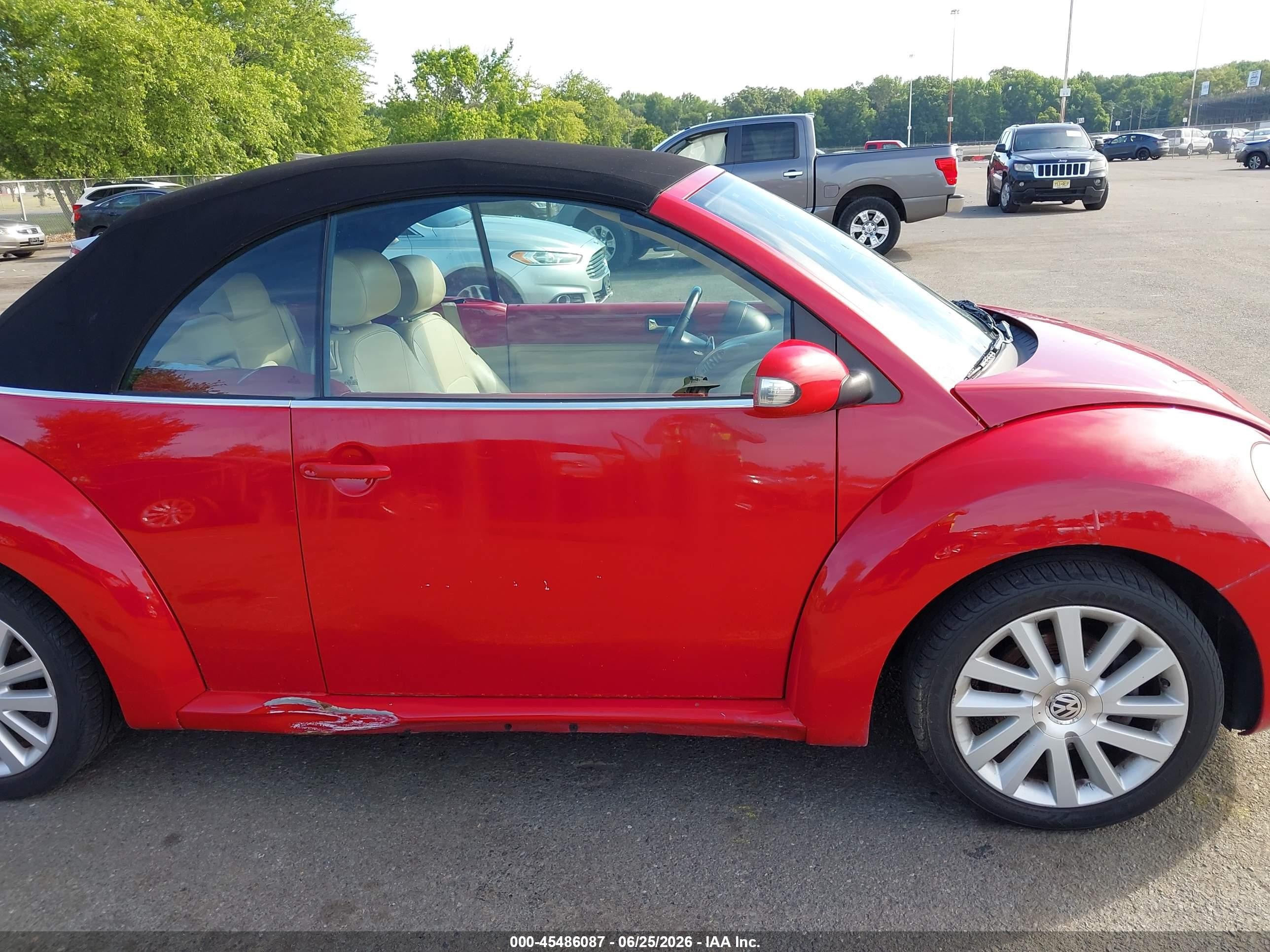 2009 Volkswagen New Beetle S Red vin: 3VWRF31Y89M403243