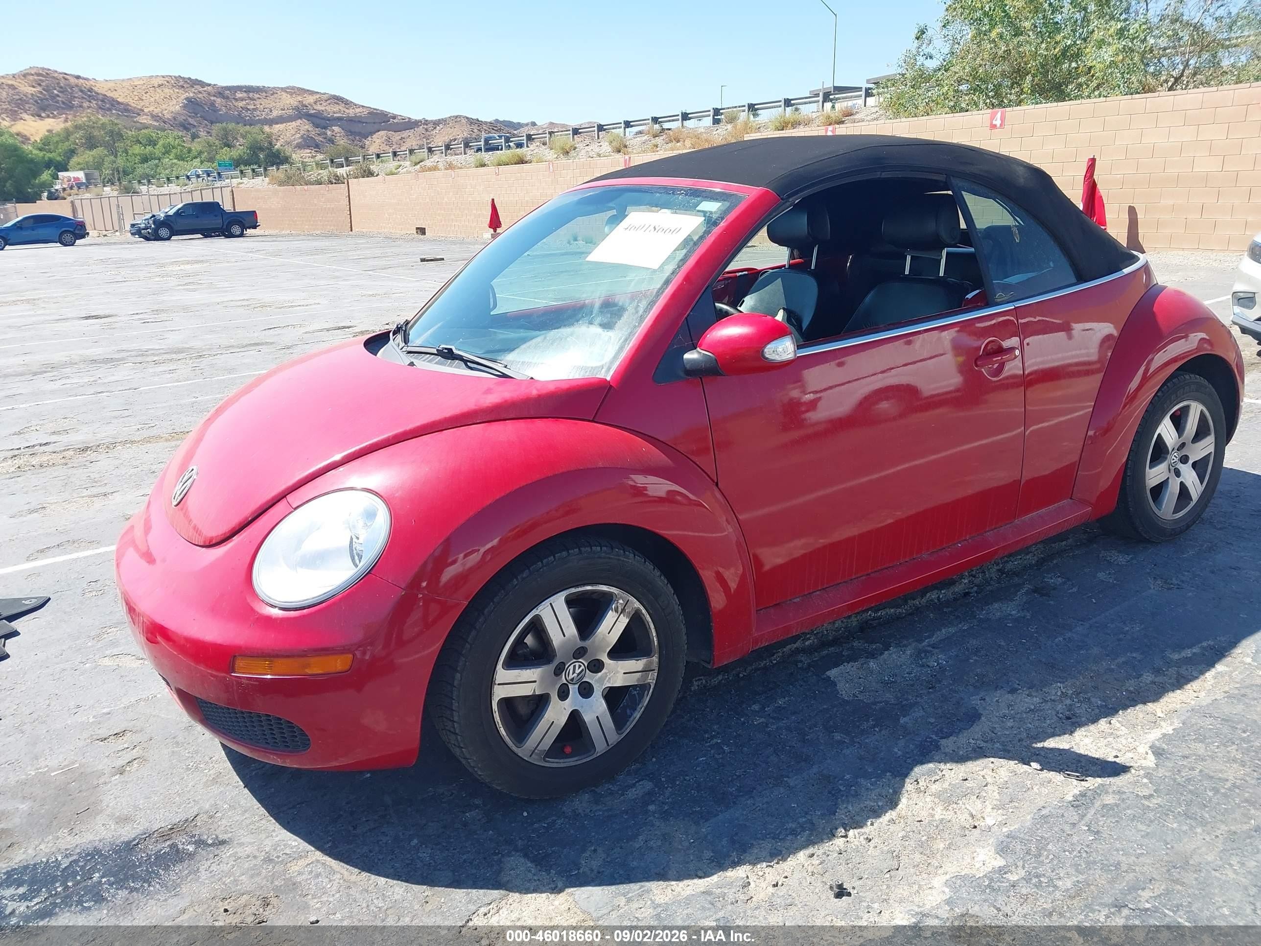 2006 Volkswagen New Beetle 2.5 Red vin: 3VWRF31Y96M305477