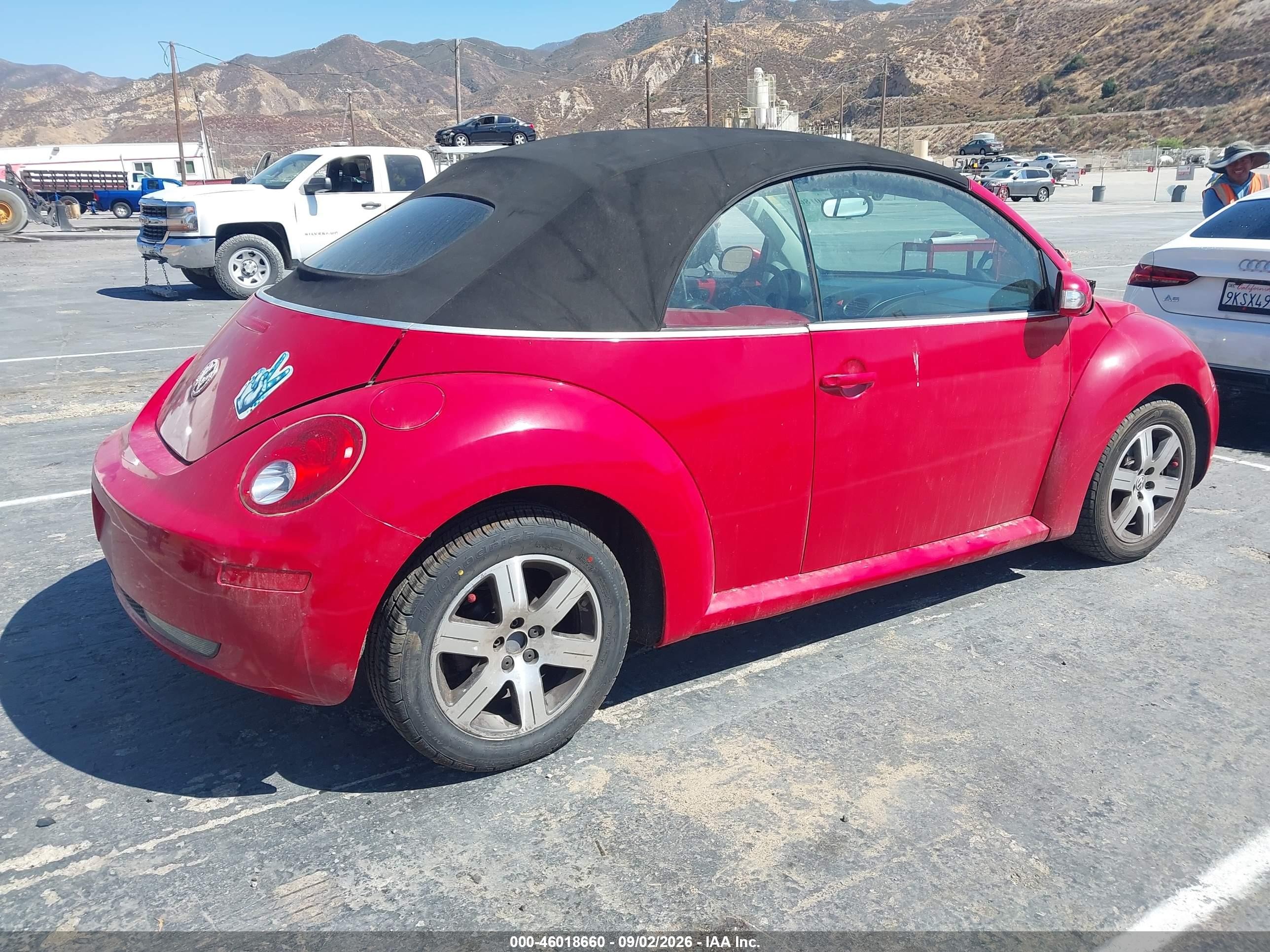 2006 Volkswagen New Beetle 2.5 Red vin: 3VWRF31Y96M305477