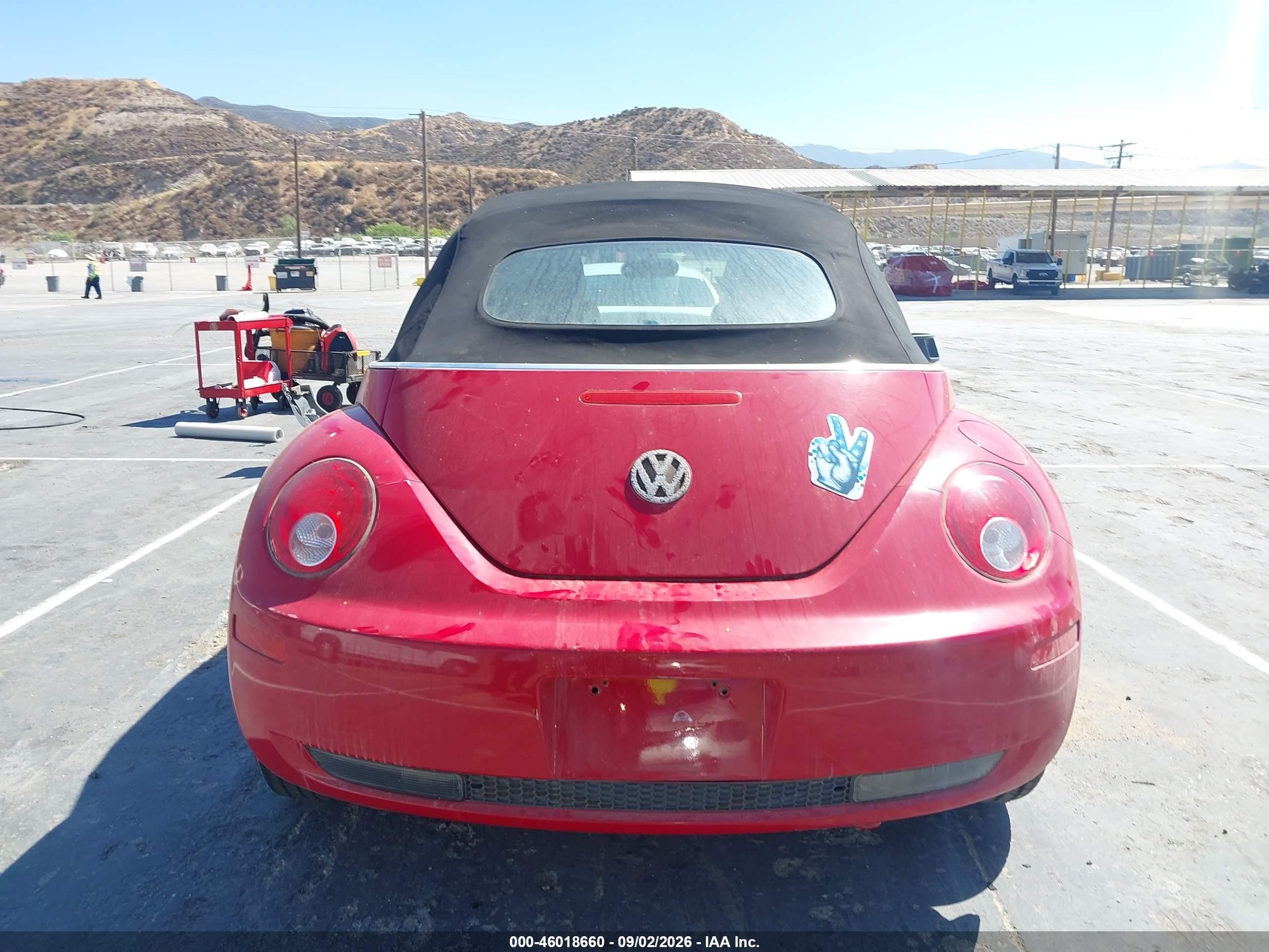 2006 Volkswagen New Beetle 2.5 Red vin: 3VWRF31Y96M305477