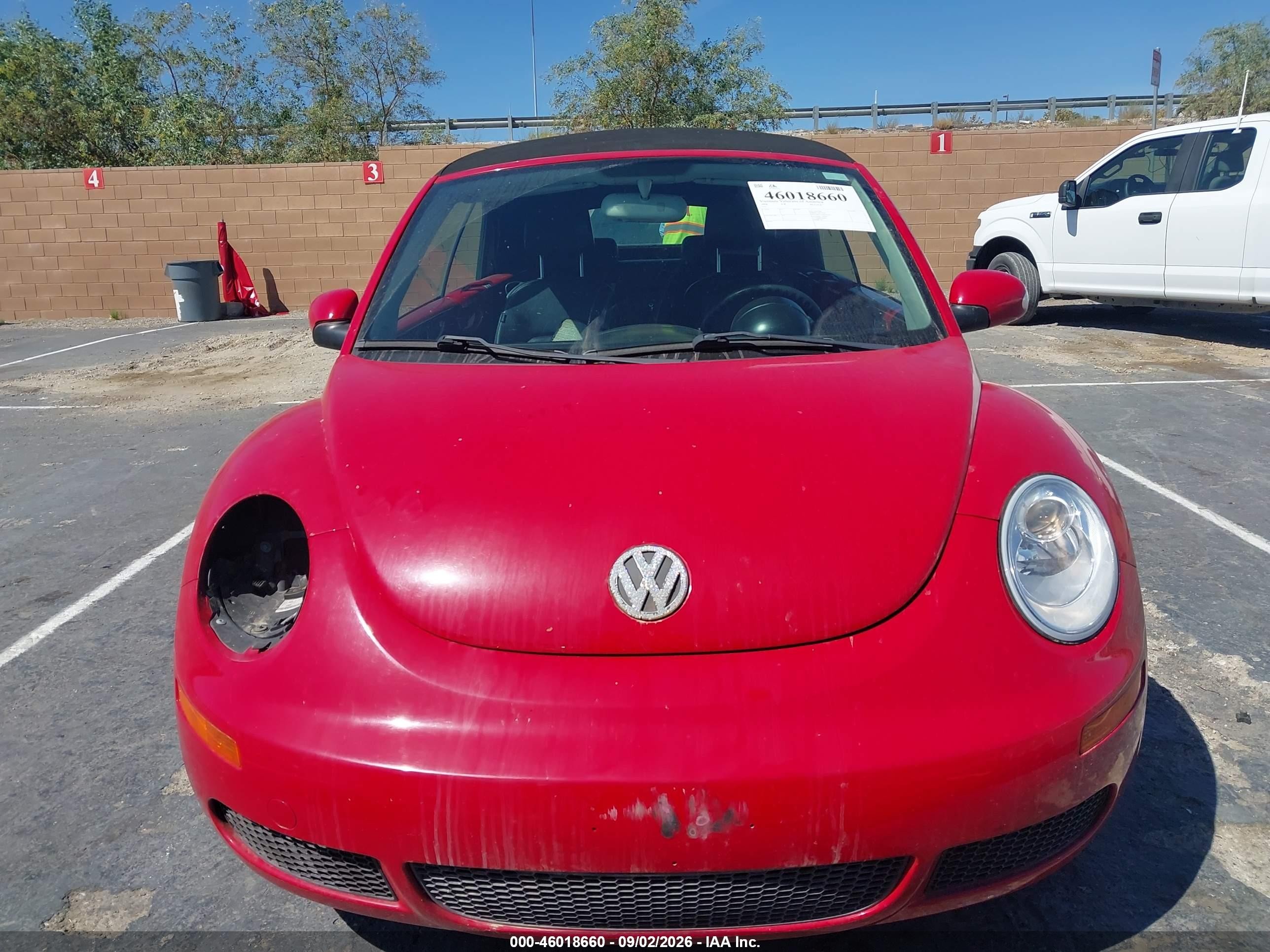 2006 Volkswagen New Beetle 2.5 Red vin: 3VWRF31Y96M305477