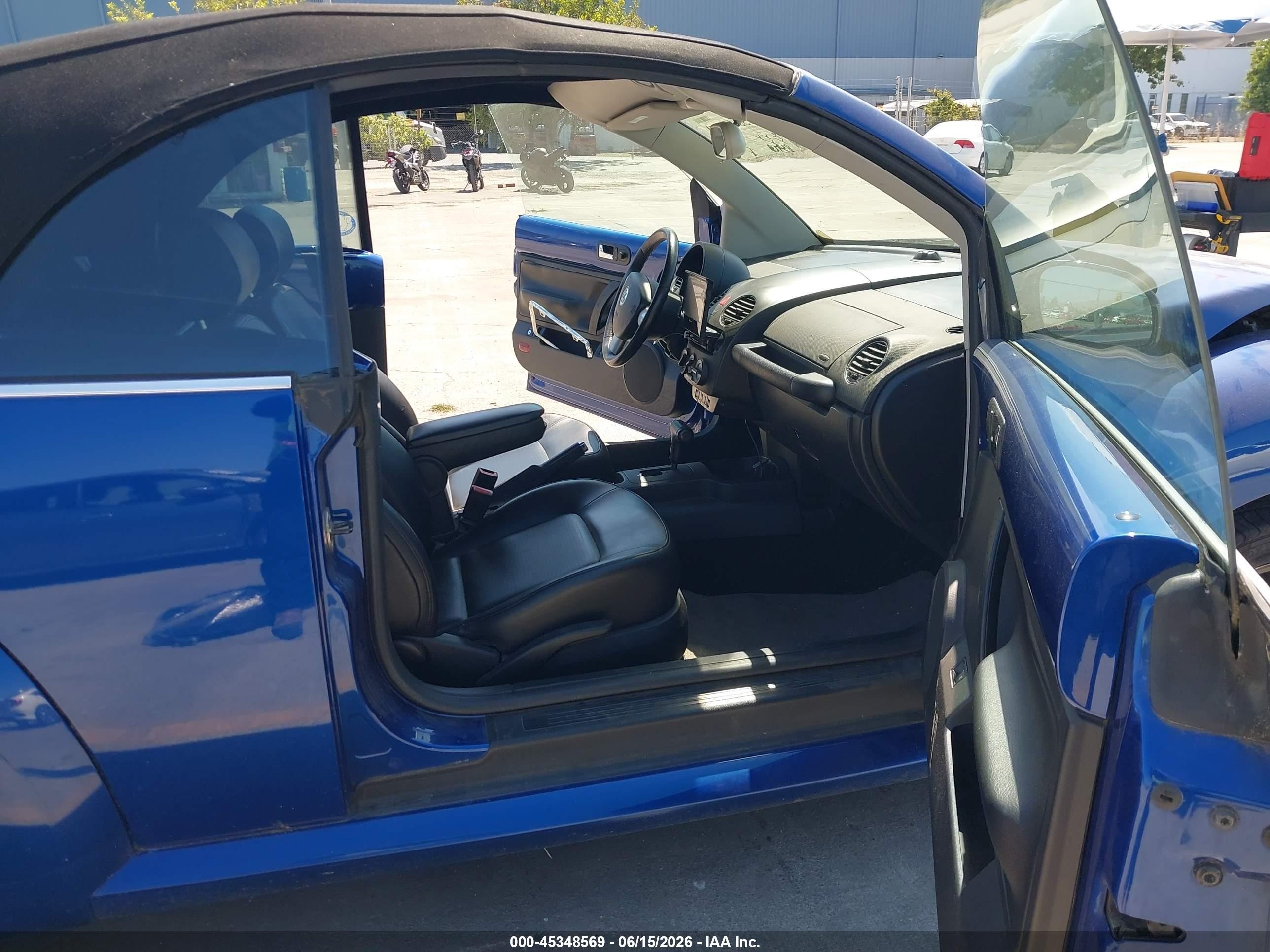 2008 Volkswagen New Beetle Se Blue vin: 3VWRF31Y98M406358