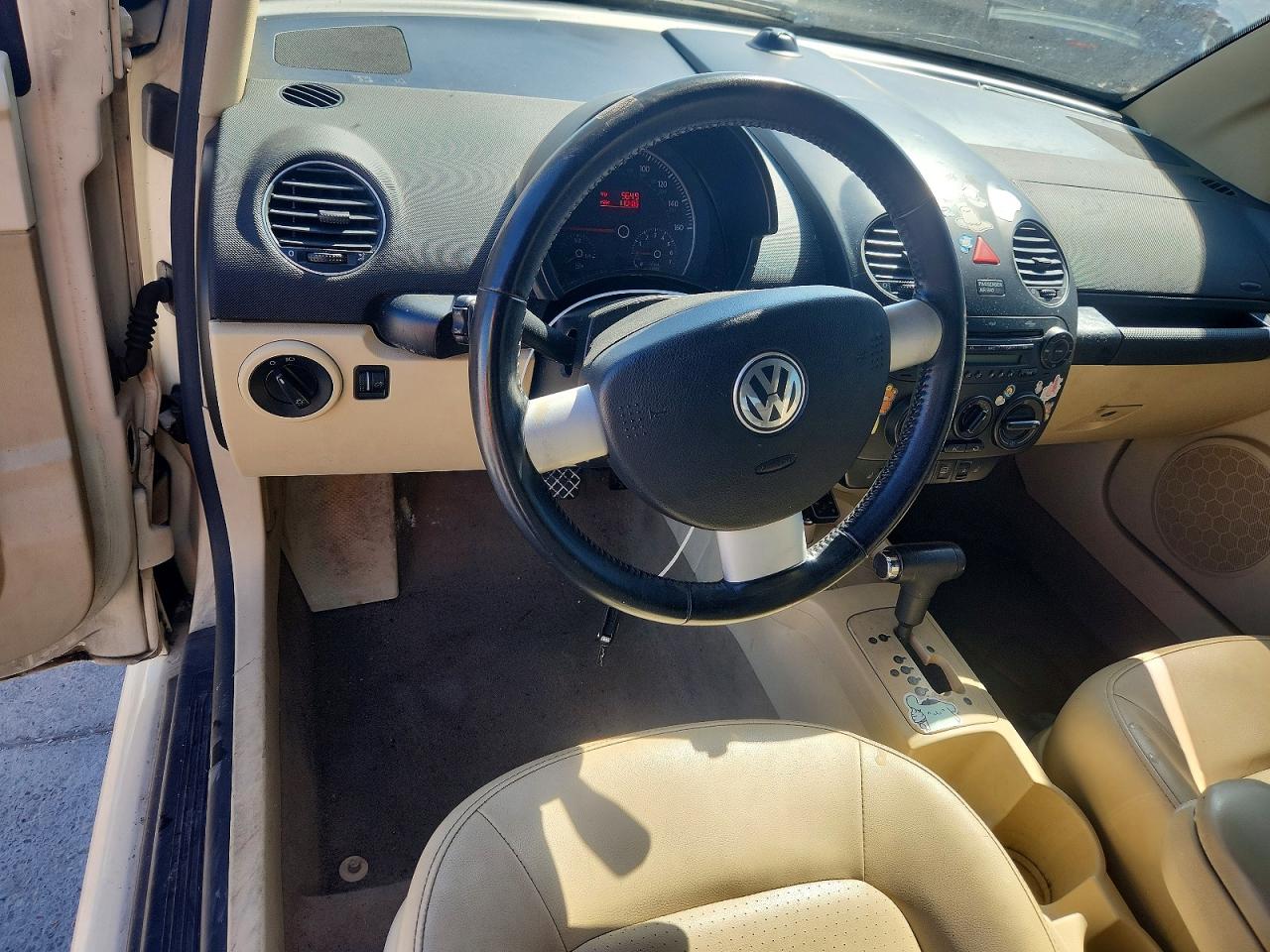 2008 Volkswagen New Beetle Convertible Se Beige vin: 3VWRF31Y98M418719