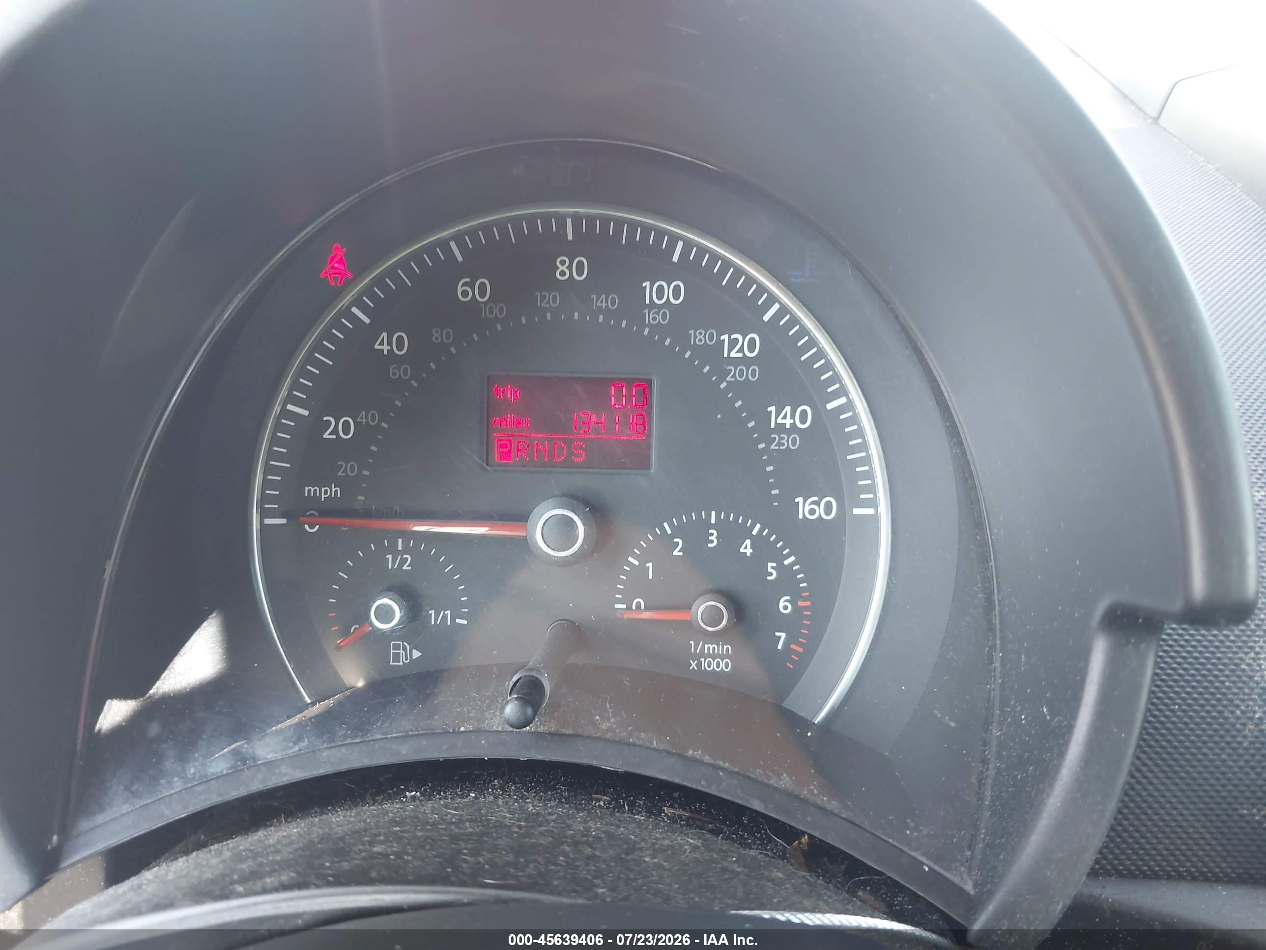 2006 Volkswagen New Beetle 2.5 Red vin: 3VWRF31YX6M310073