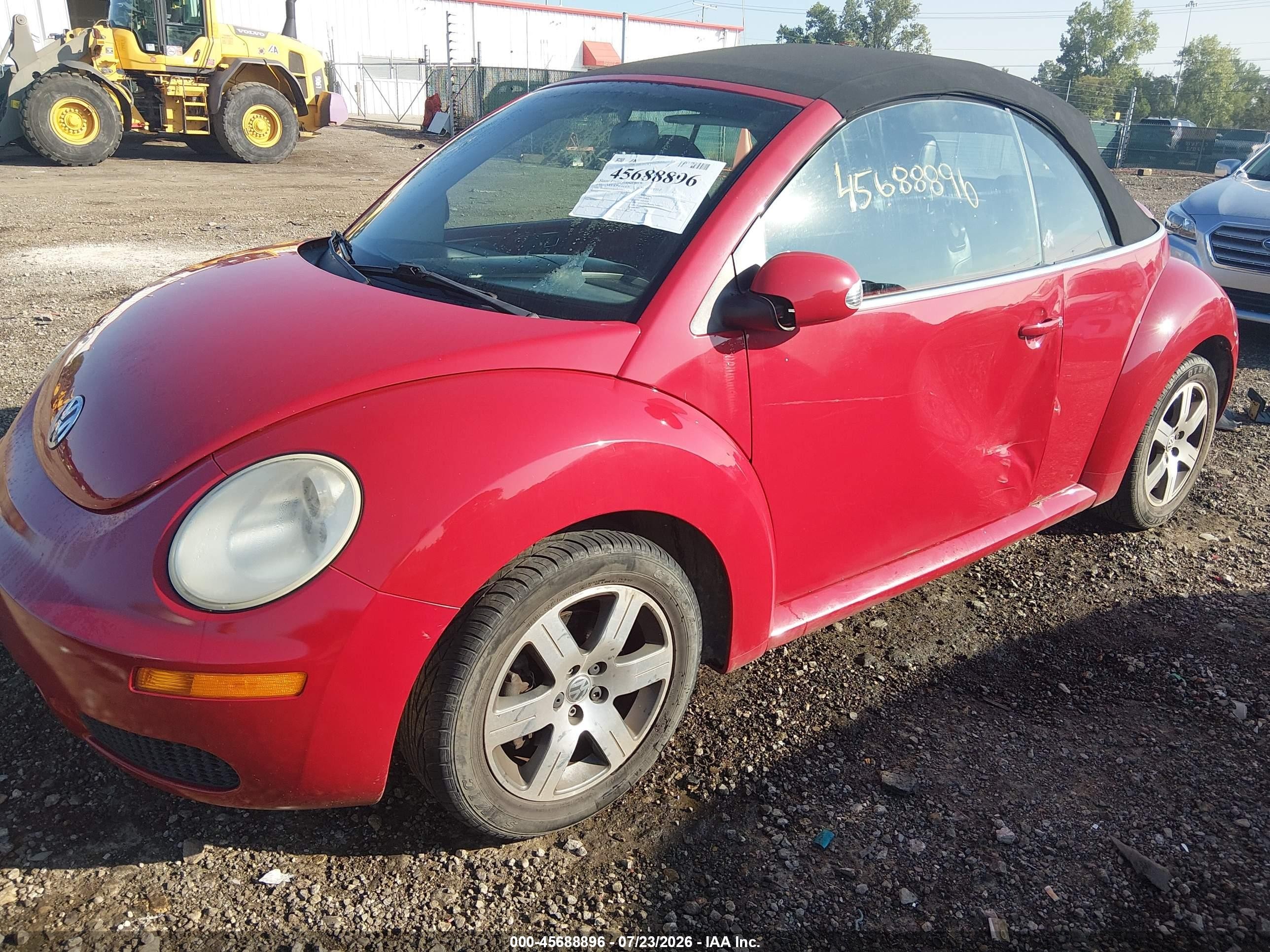 2006 Volkswagen New Beetle 2.5 Red vin: 3VWRF31YX6M332882