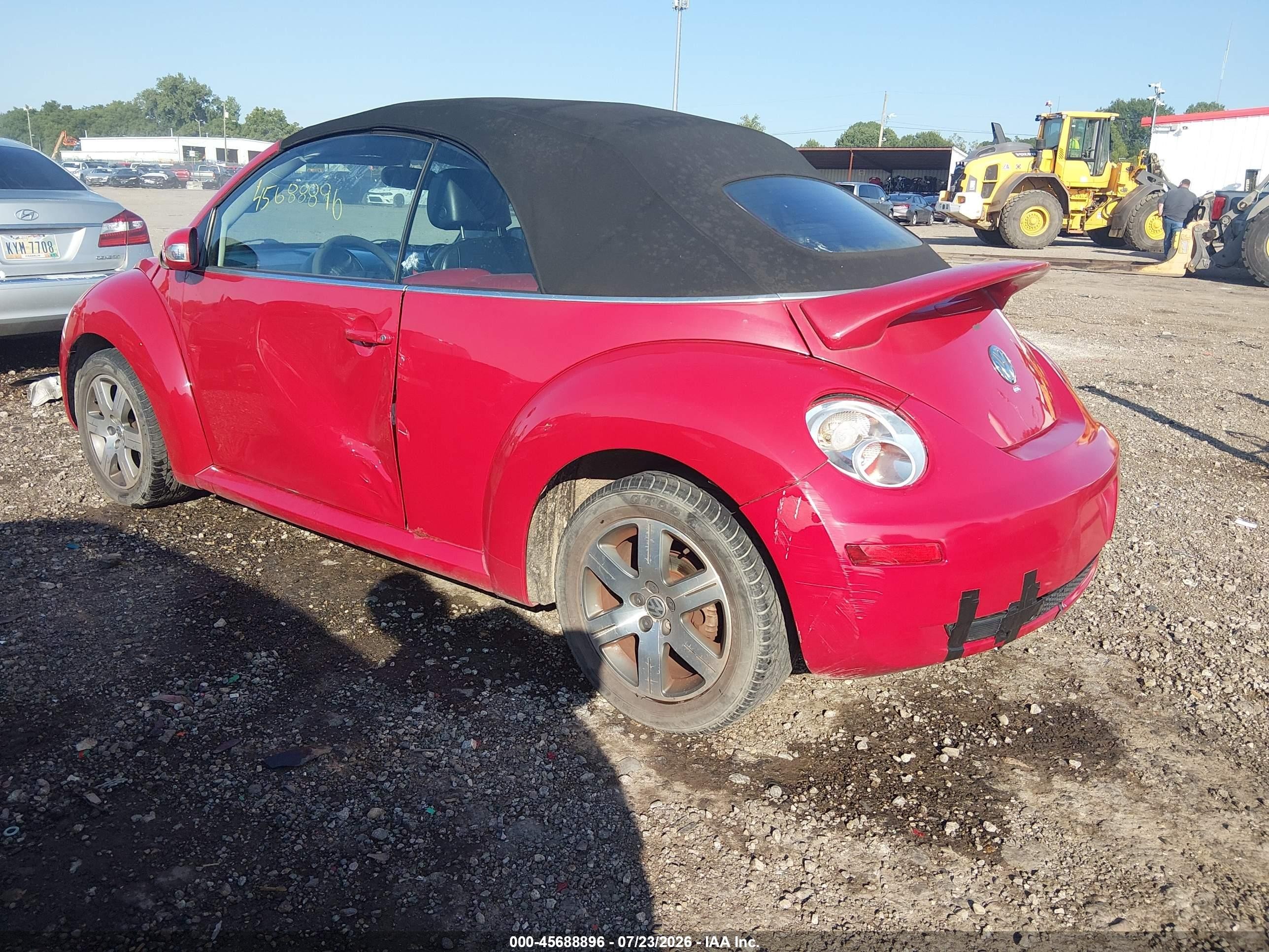 2006 Volkswagen New Beetle 2.5 Red vin: 3VWRF31YX6M332882