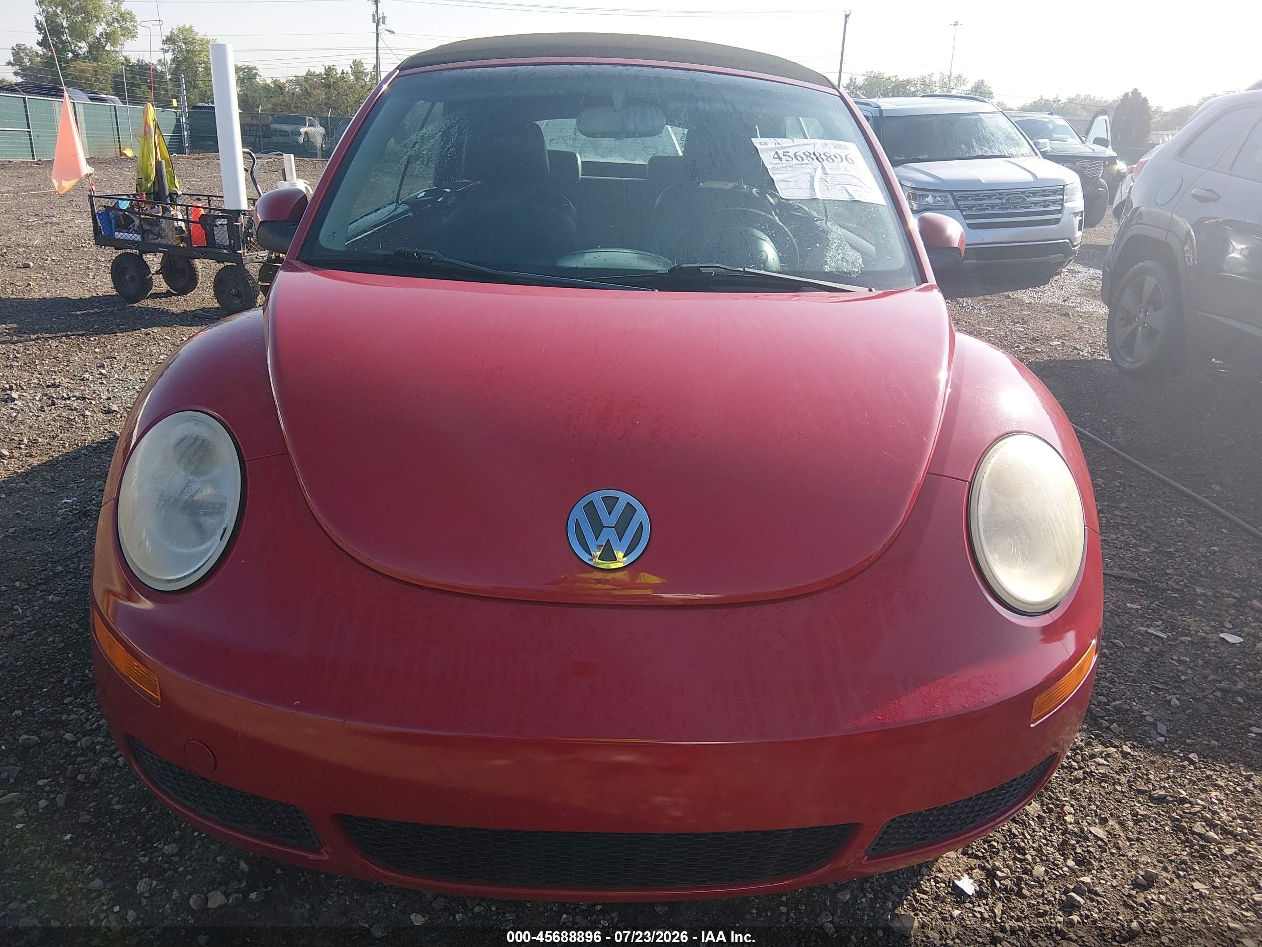 2006 Volkswagen New Beetle 2.5 Red vin: 3VWRF31YX6M332882