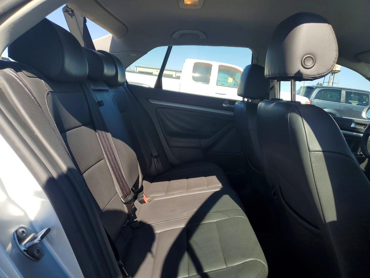 2006 Volkswagen Jetta 2.5 Silver vin: 3VWRF71K16M752789
