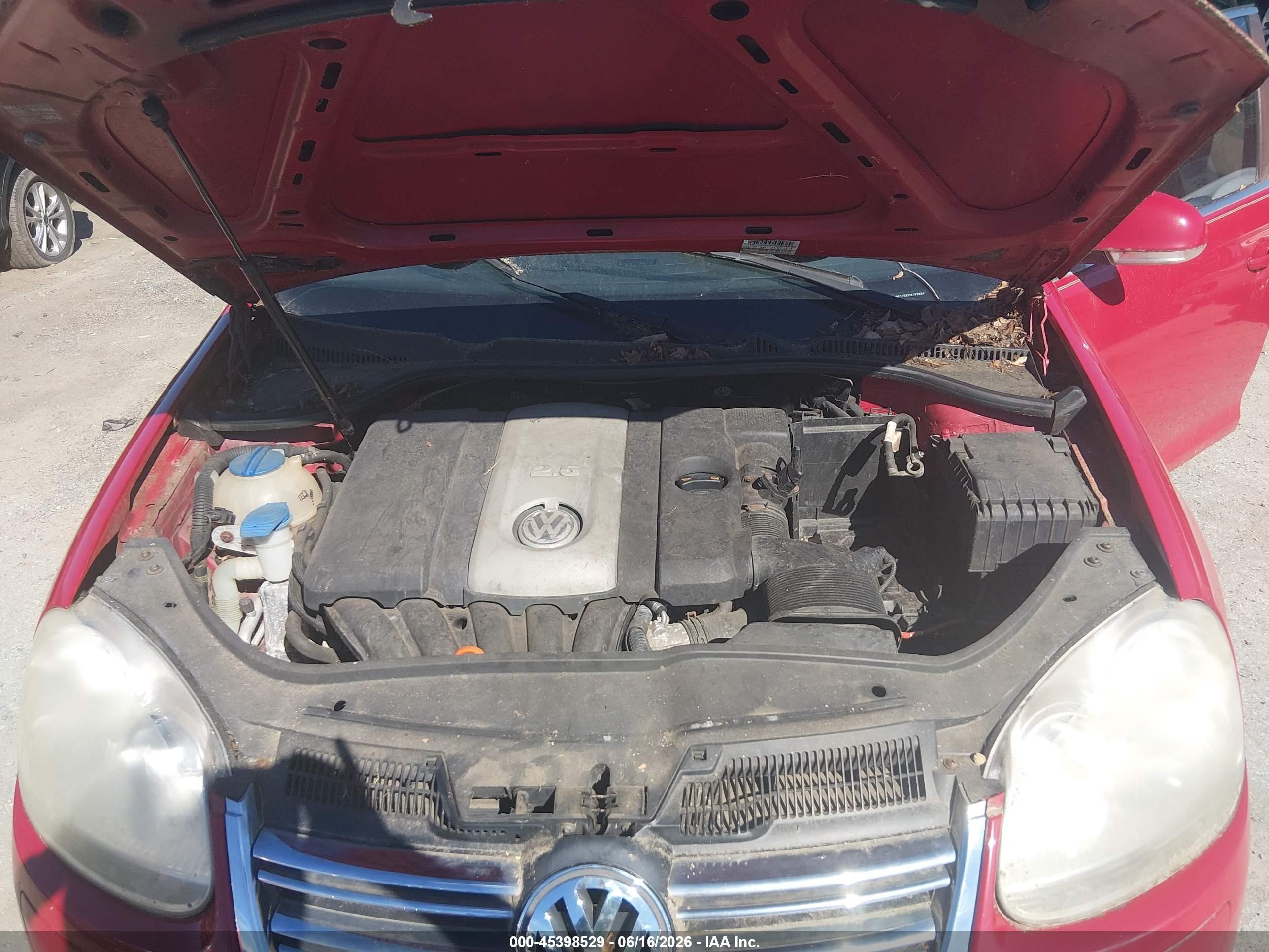 2007 Volkswagen Jetta 2.5 Red vin: 3VWRF71K87M167824