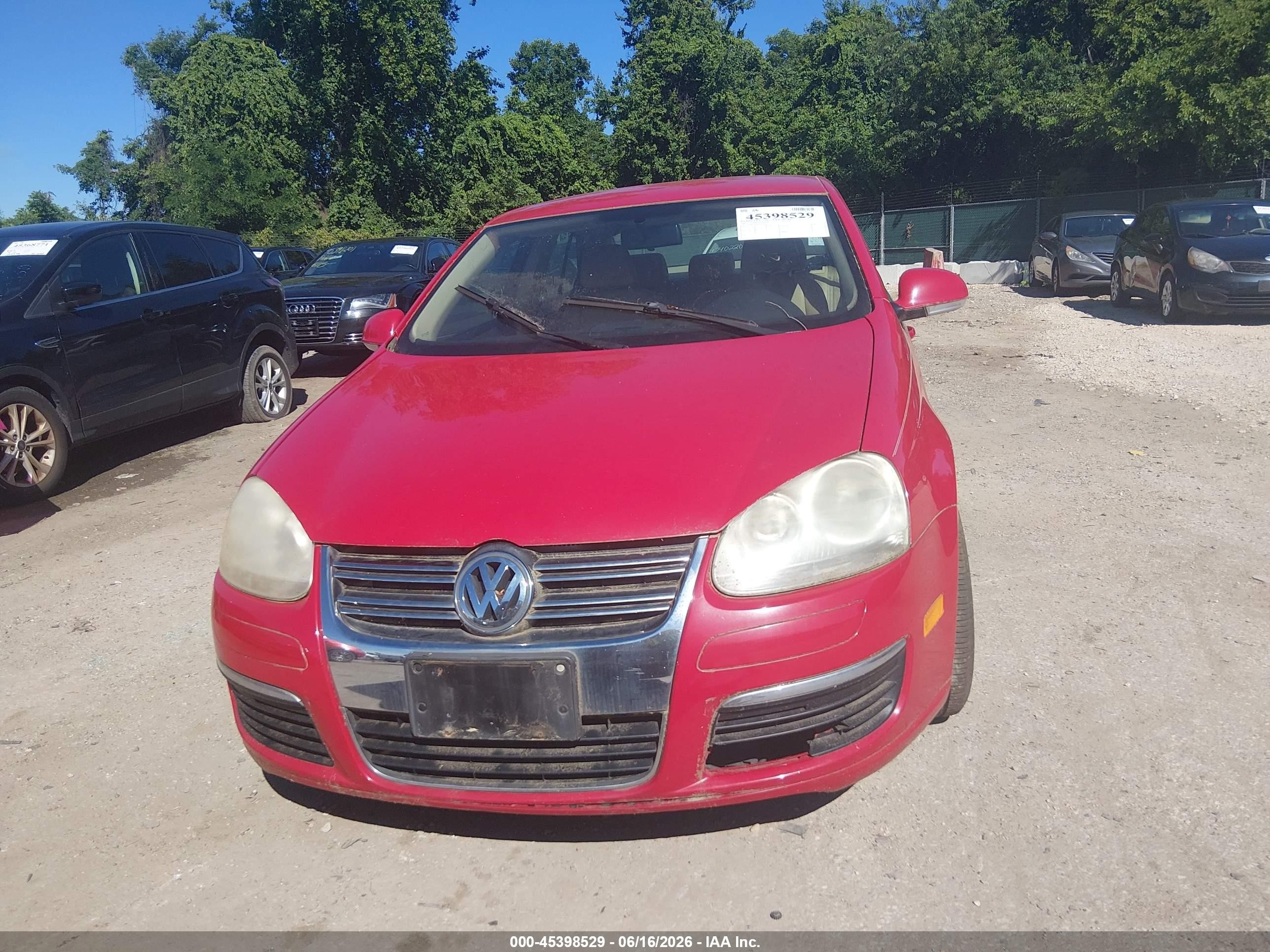 2007 Volkswagen Jetta 2.5 Red vin: 3VWRF71K87M167824