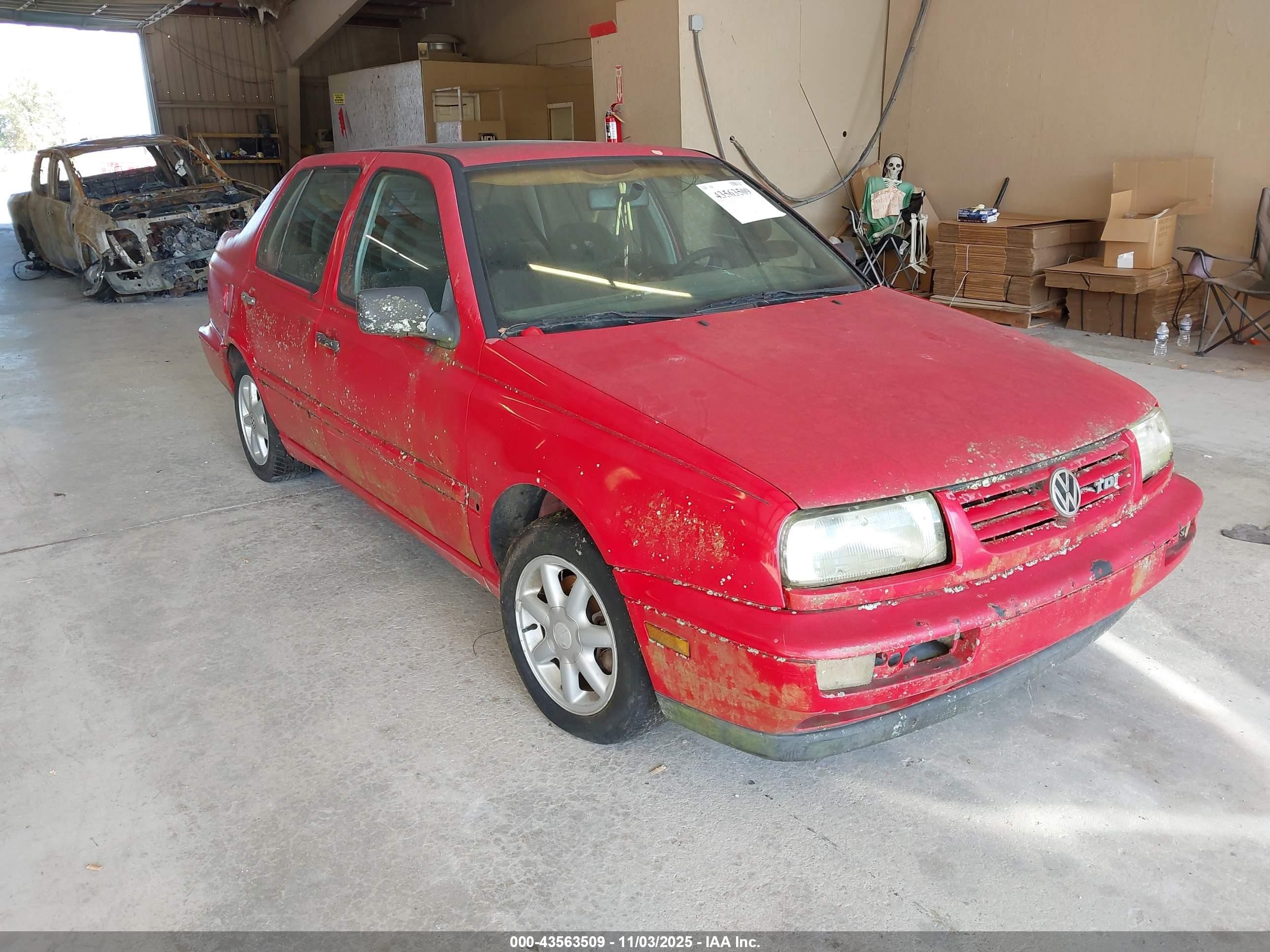 1998 Volkswagen Jetta Tdi Red vin: 3VWRF81H7WM238536