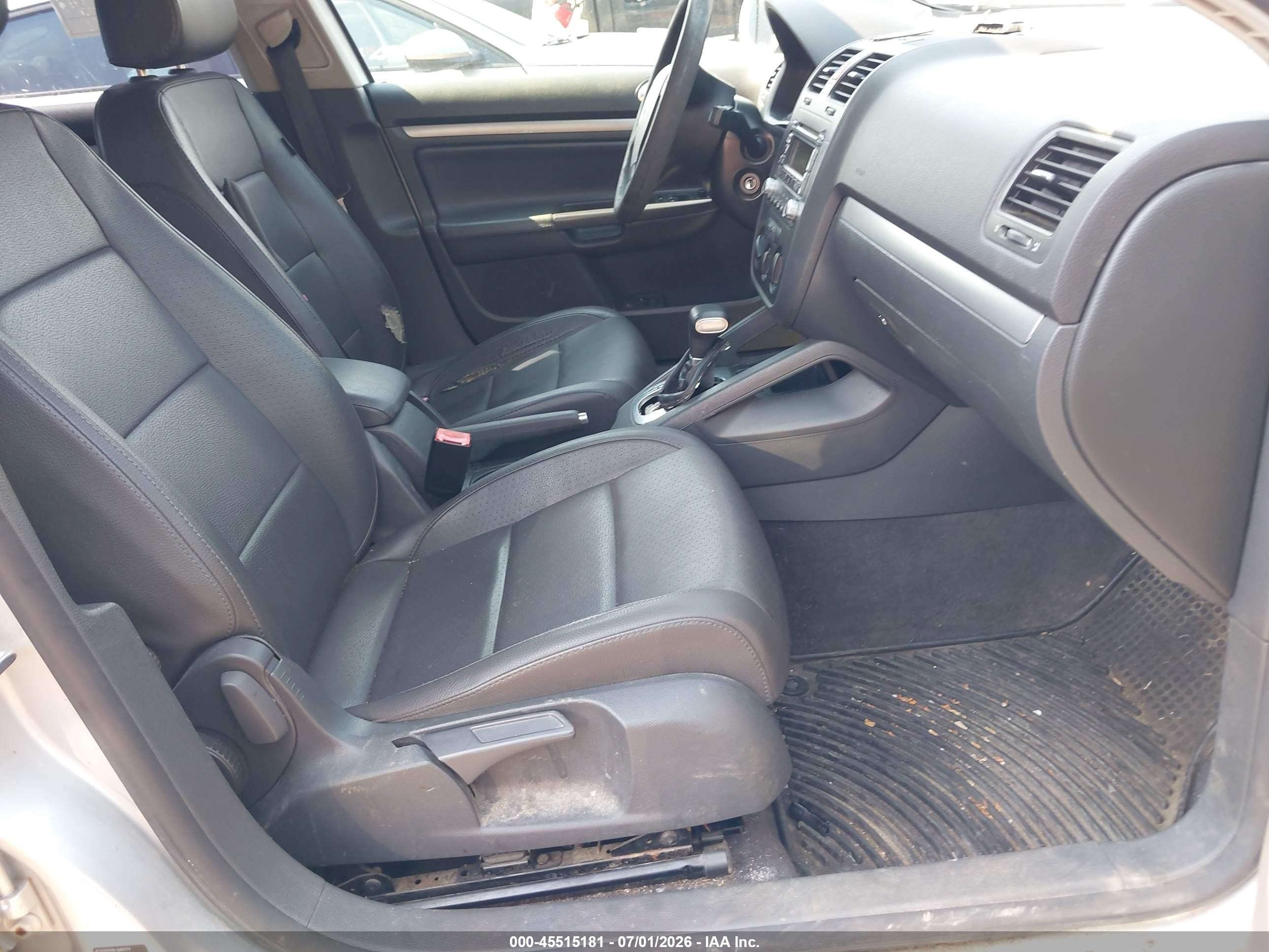 2006 Volkswagen Jetta 2.5 Silver vin: 3VWRF81K66M800096