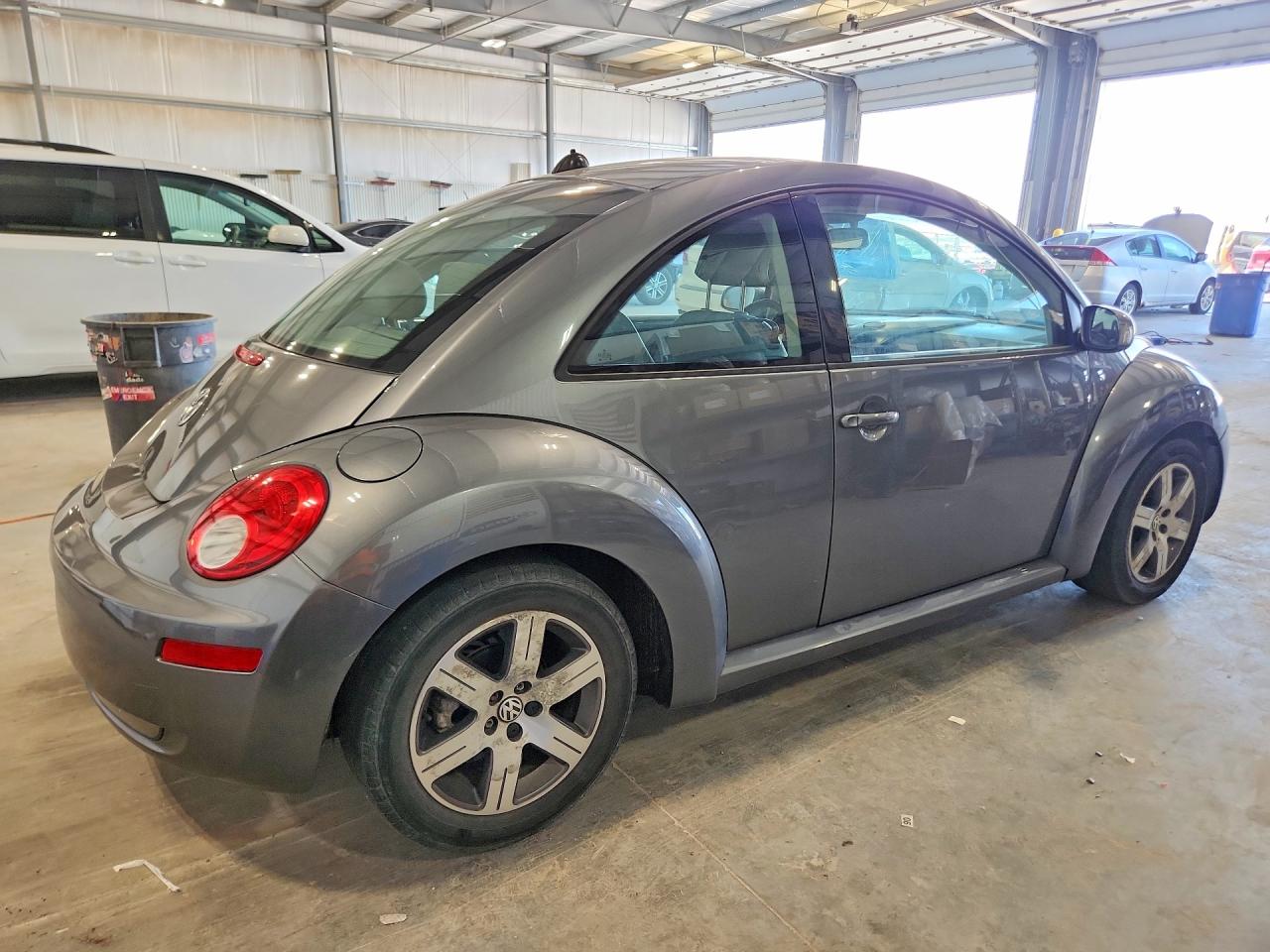 2006 Volkswagen New Beetle 2.5l Option Package 1 Gray vin: 3VWRG31C06M422317