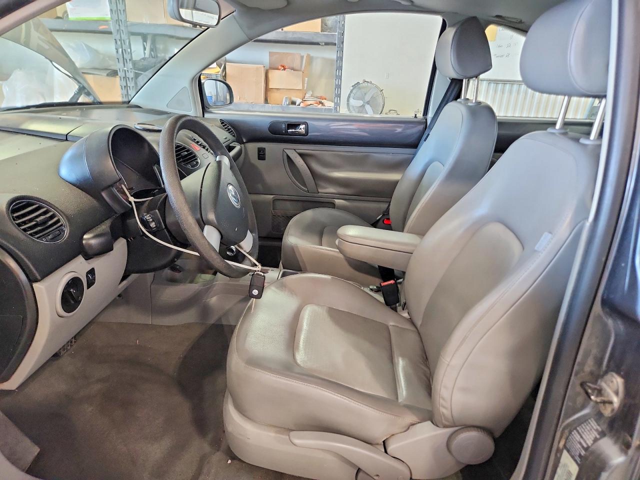 2006 Volkswagen New Beetle 2.5l Option Package 1 Gray vin: 3VWRG31C06M422317