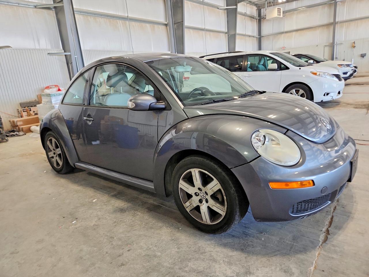 2006 Volkswagen New Beetle 2.5l Option Package 1 Gray vin: 3VWRG31C06M422317