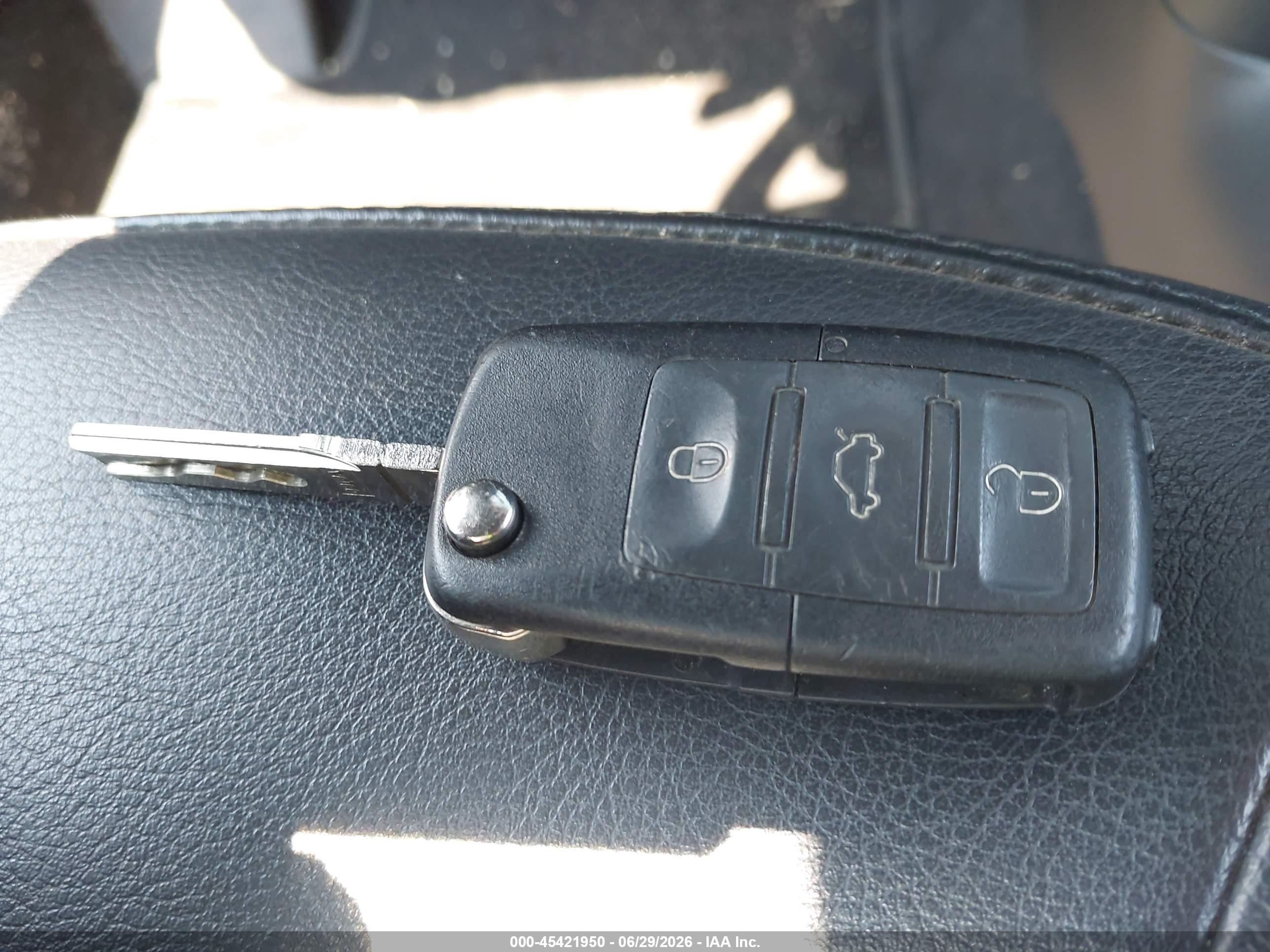 2008 Volkswagen New Beetle S/se Красный vin: 3VWRG31C08M502719